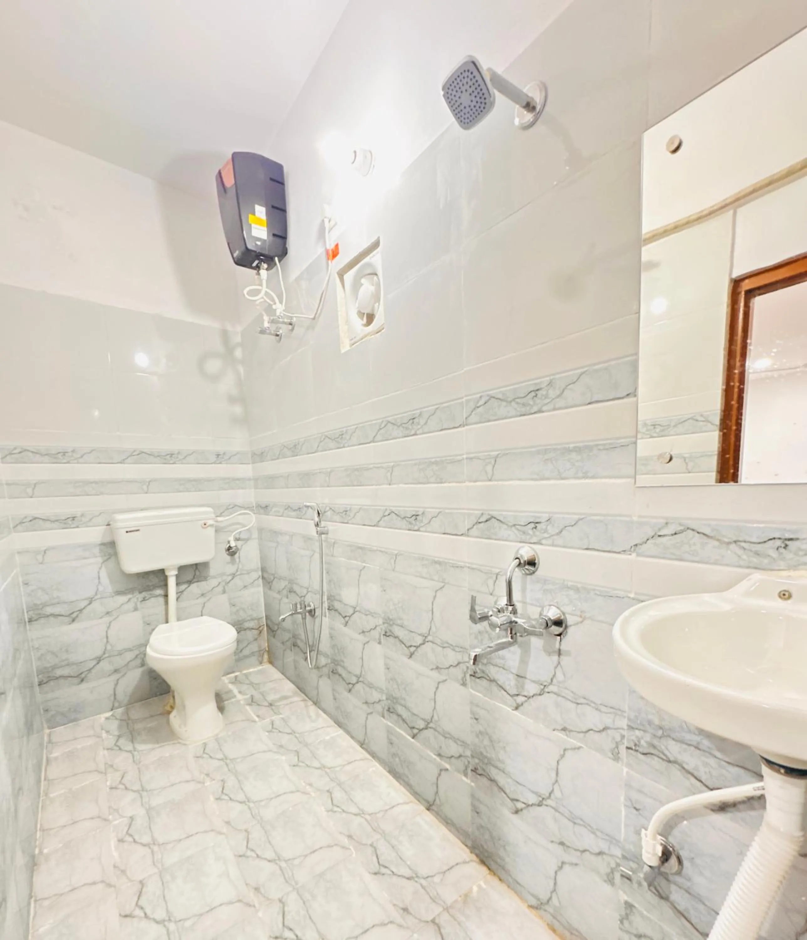 Bathroom in K7 Hotel & Restaurant