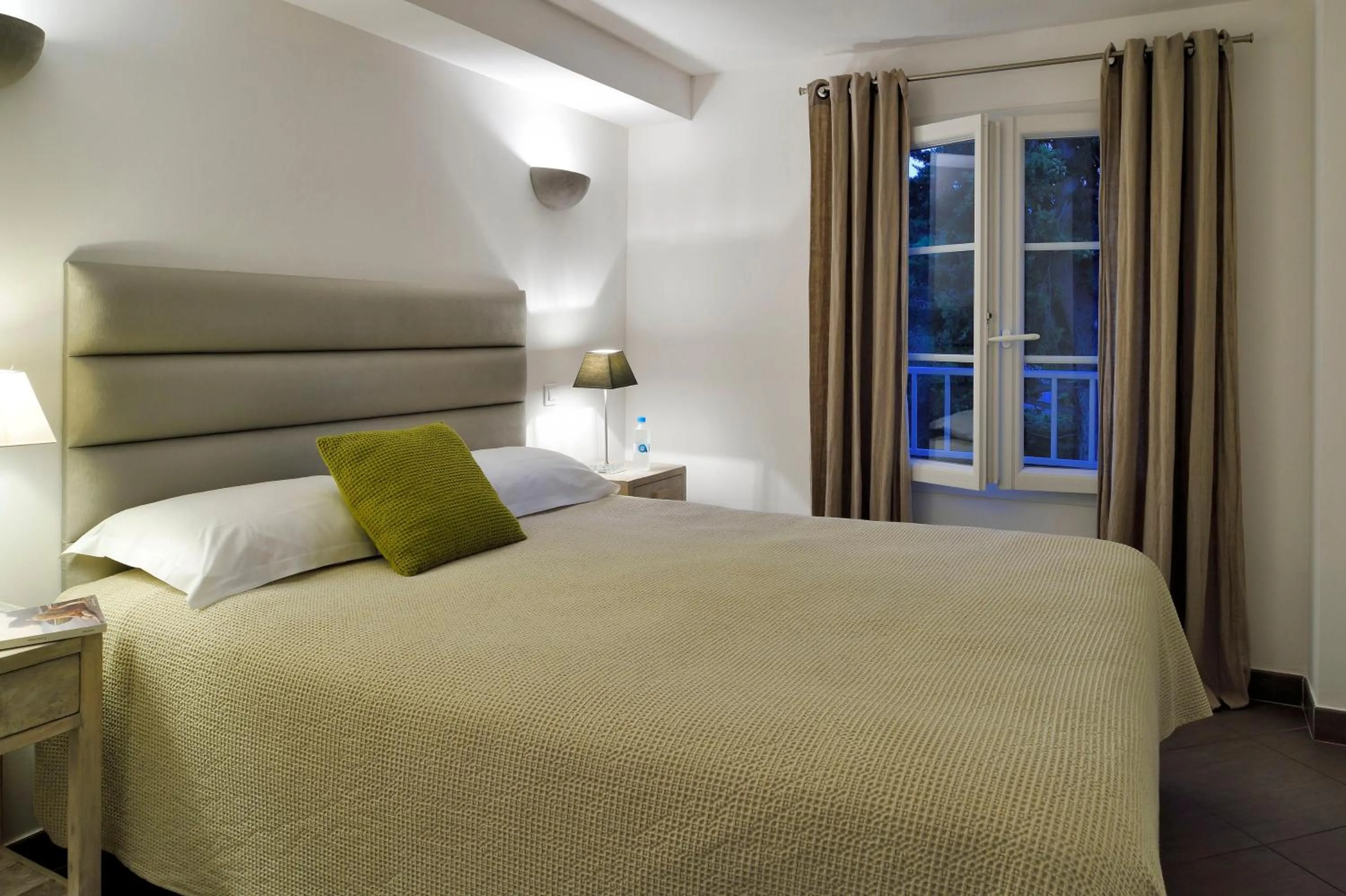 Bed in Best Western Hotel Casa Bianca, Piscine Intérieure et Extérieure