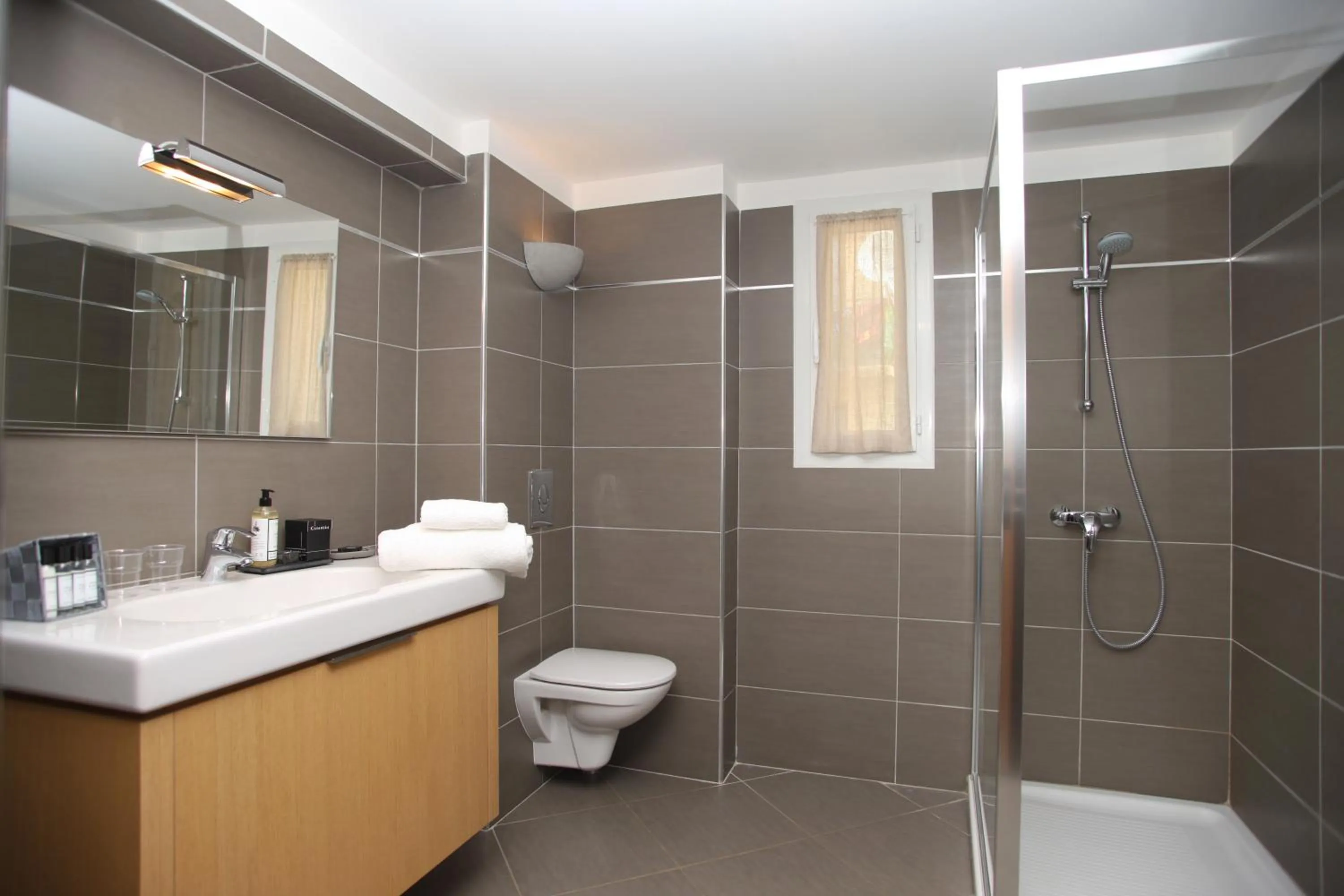 Bathroom in Best Western Hotel Casa Bianca, Piscine Intérieure et Extérieure