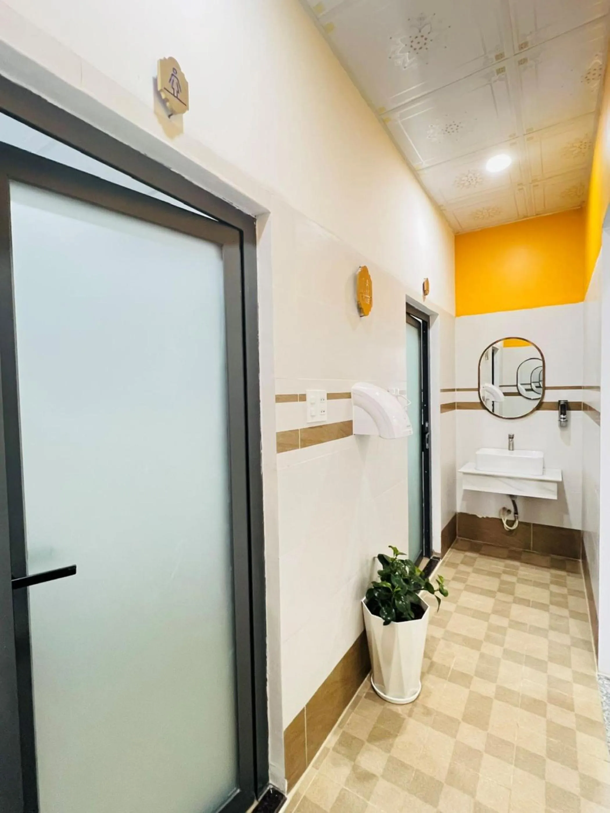 Public Bath in ORCHID Hotel