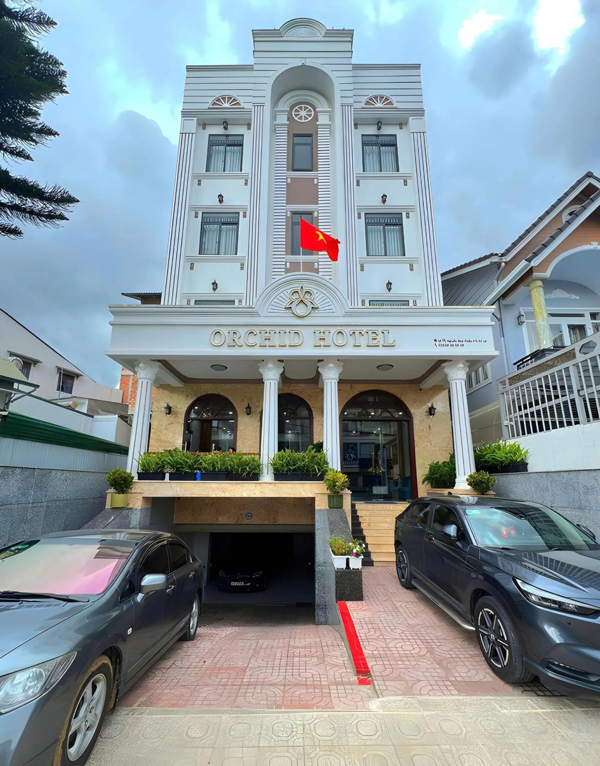 Parking in ORCHID Hotel