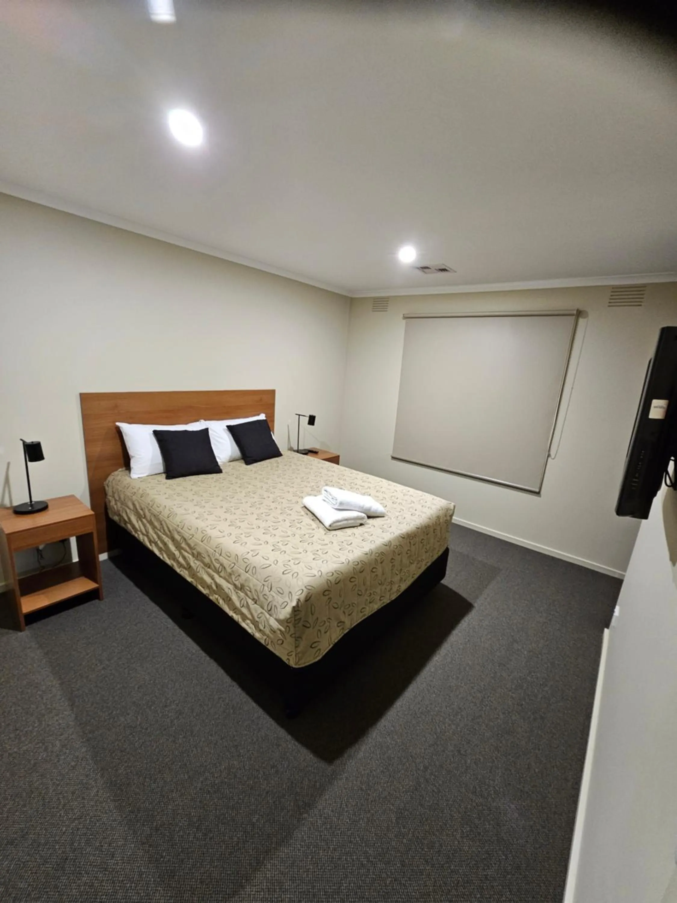 Bed in Top of the Town Motel & Apartments