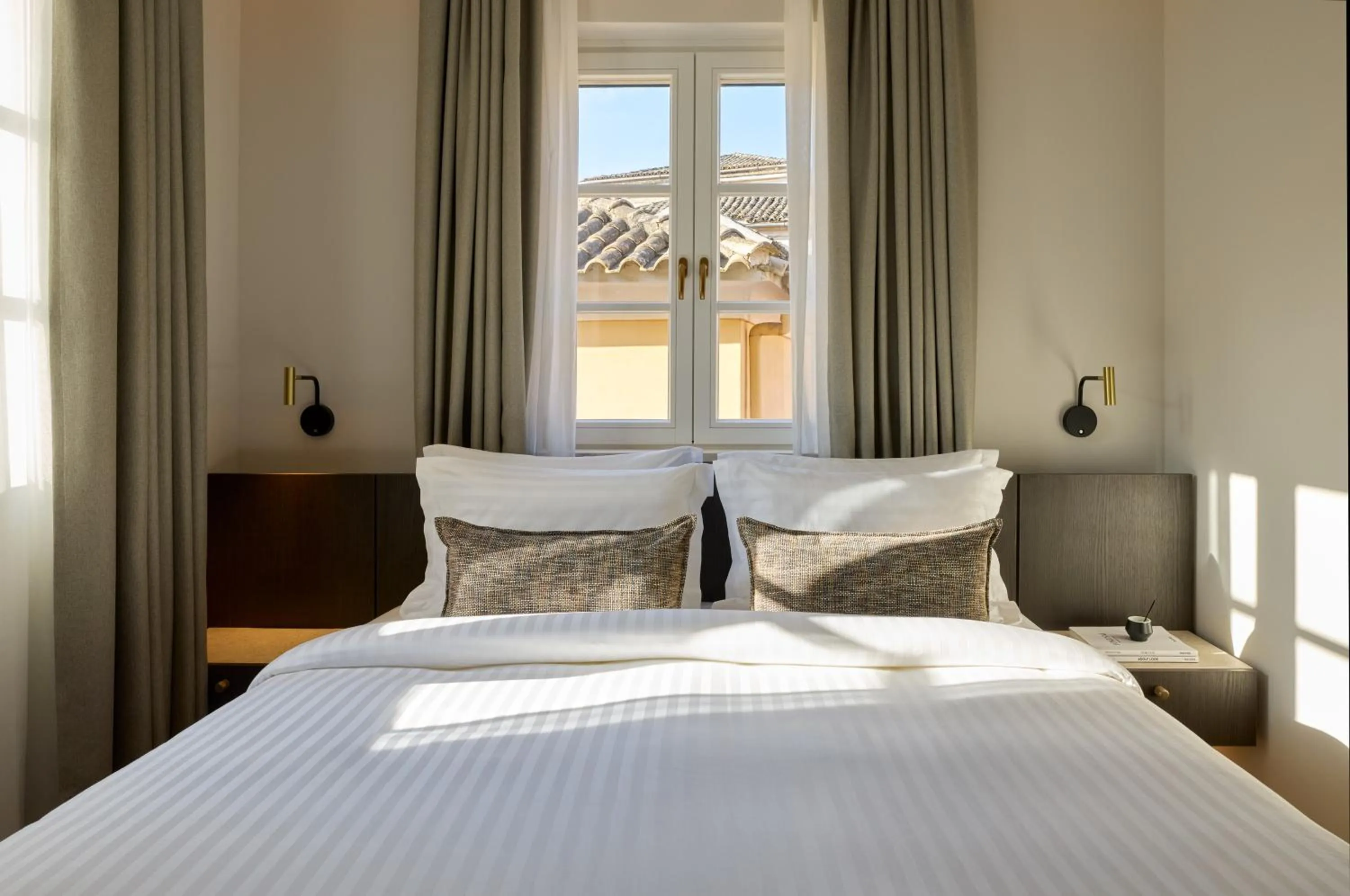 Bedroom, Bed in The Calliston