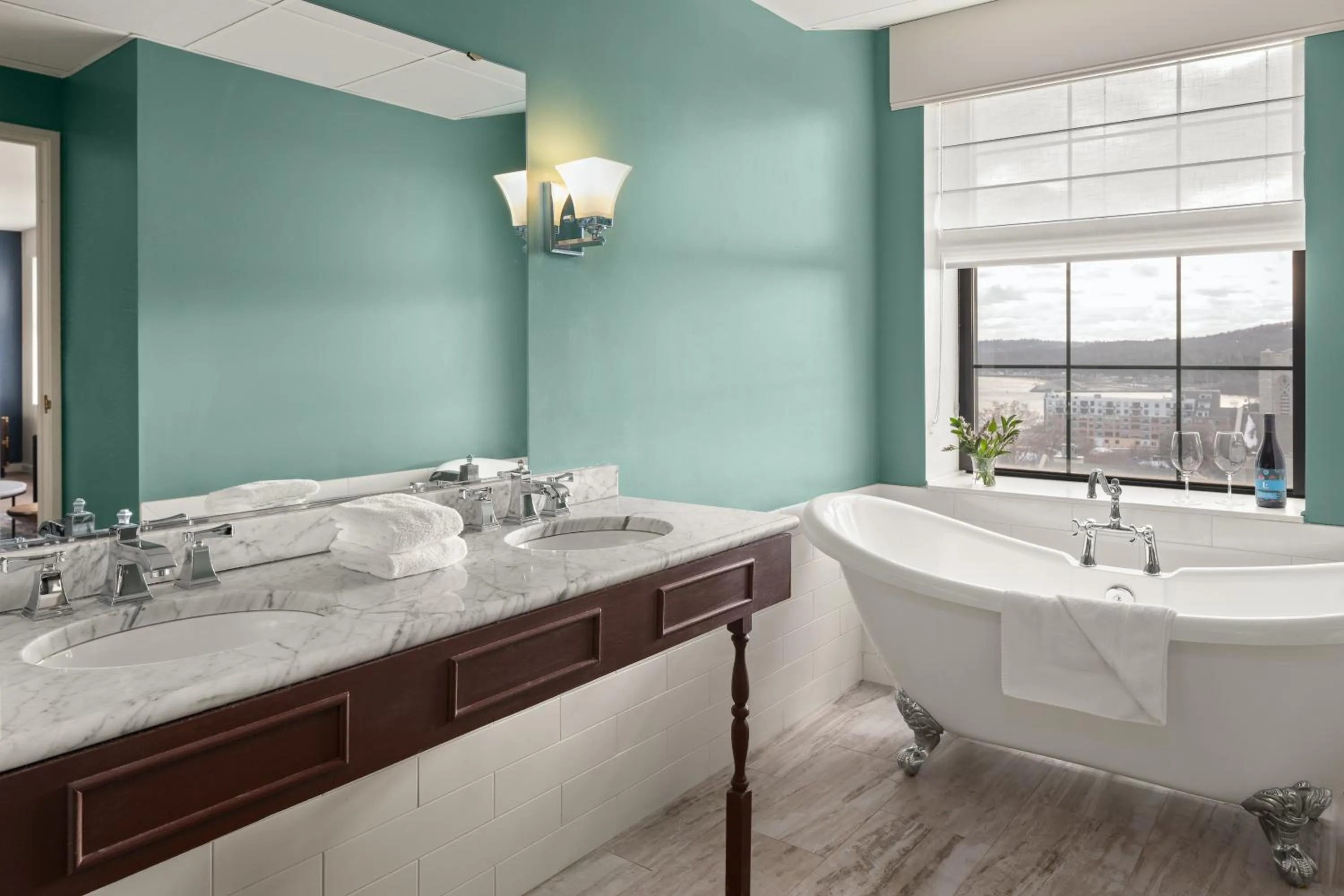 Bathroom in Landmark Inn