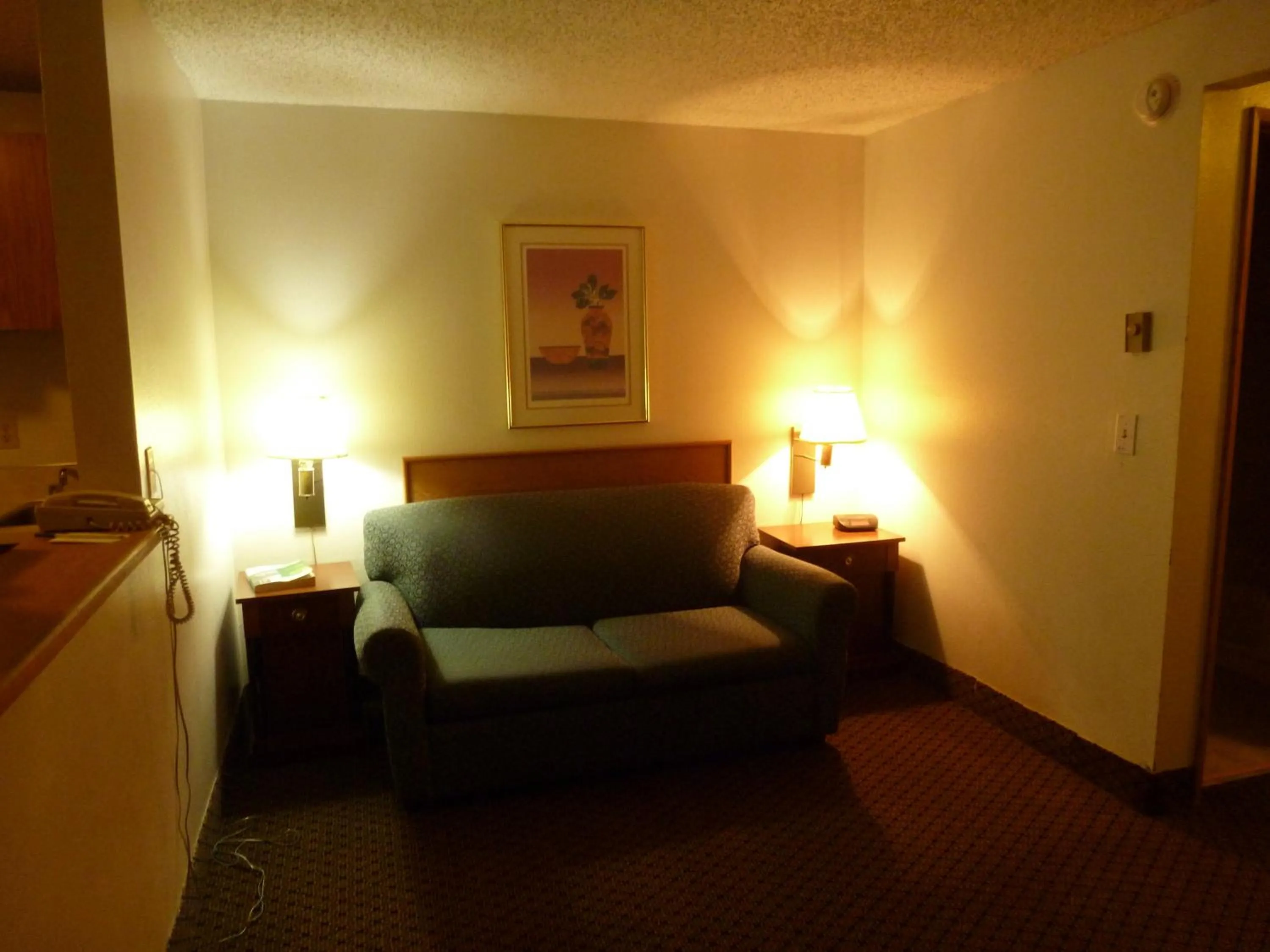 Seating Area in Sunshine Motel II