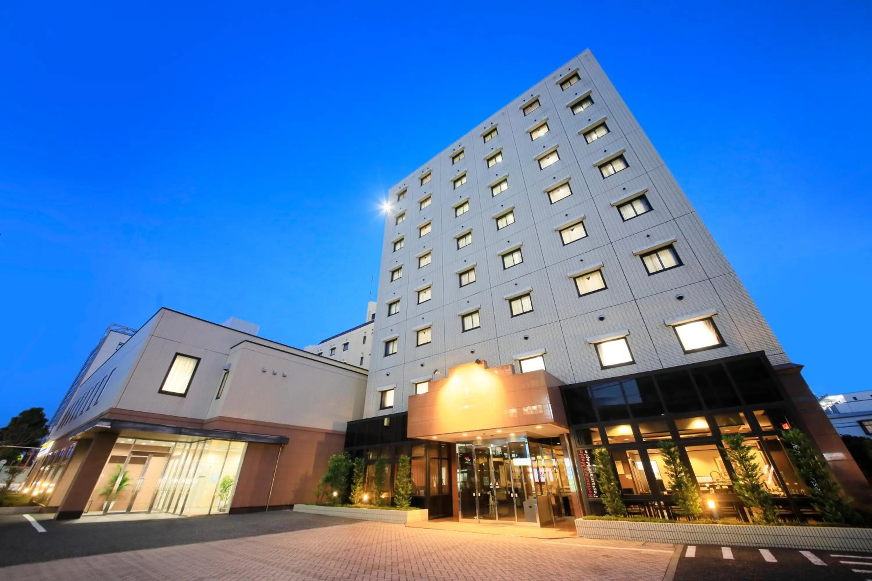 Property building in Maple Inn Makuhari