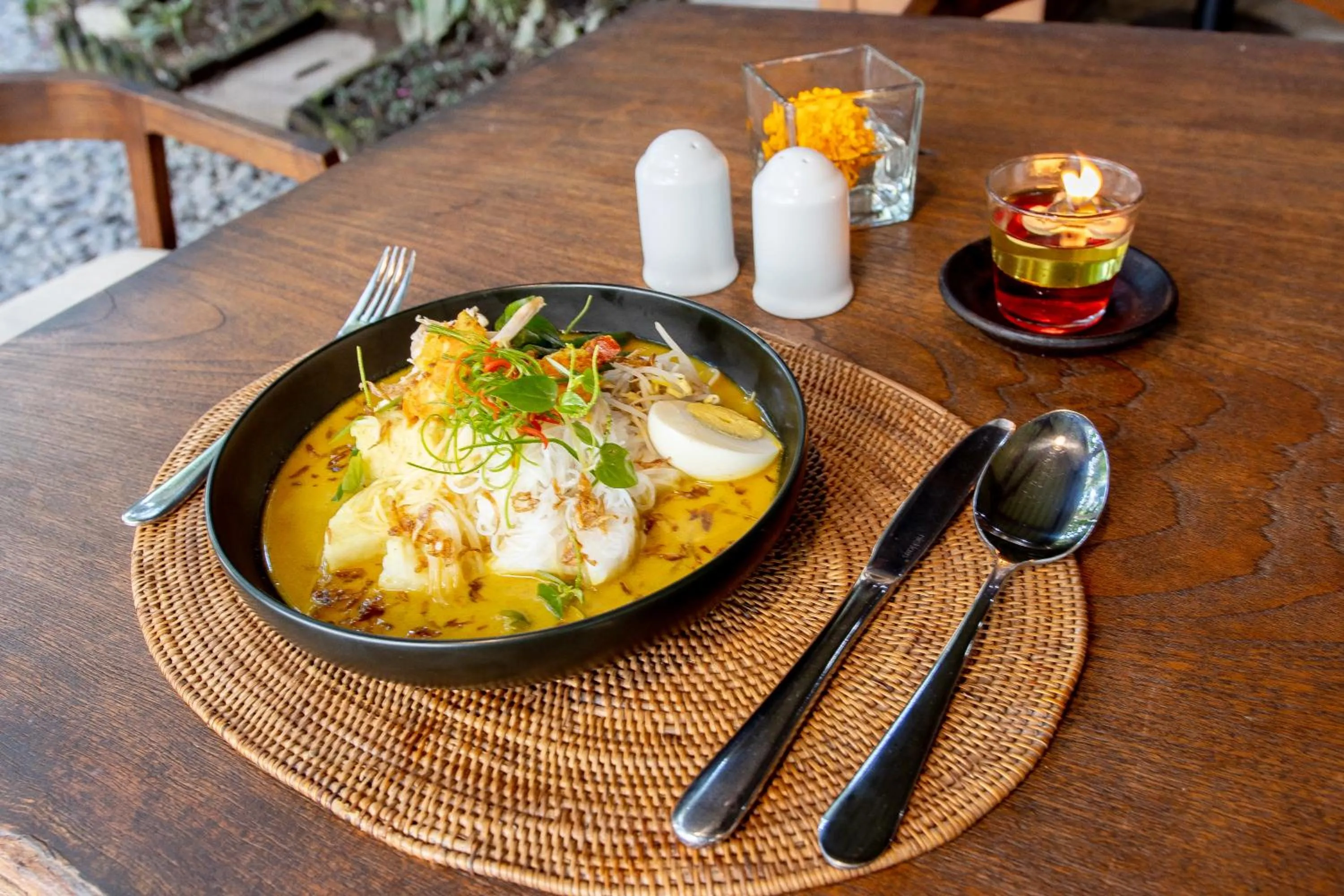 Food and drinks in Anumana Ubud Hotel