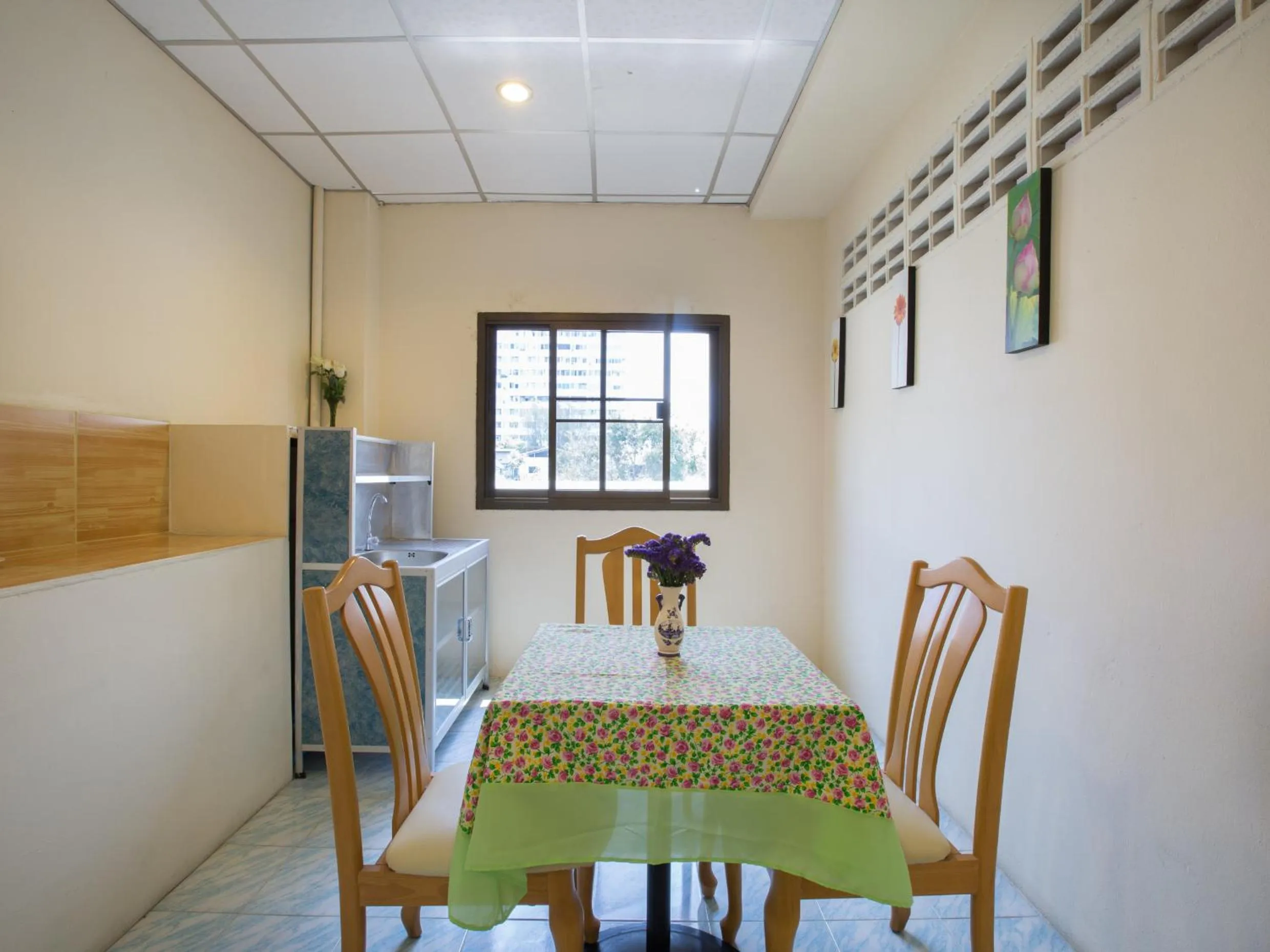 Restaurant/places to eat in Stefan's Guesthouse