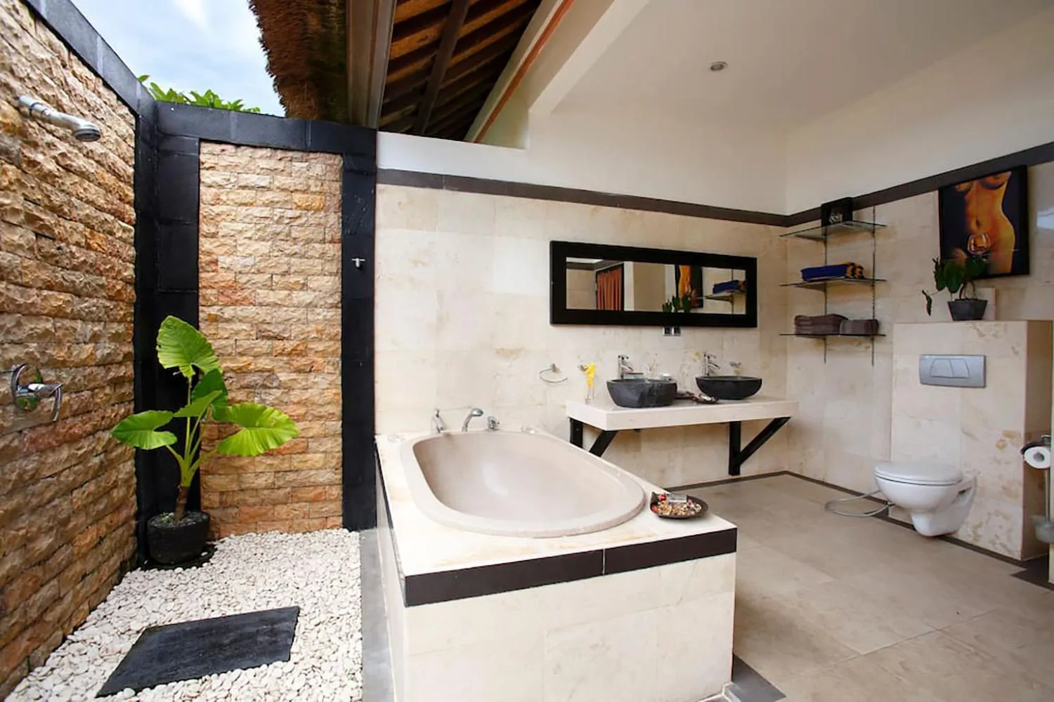 Bathroom in Villa L'Orange Bali