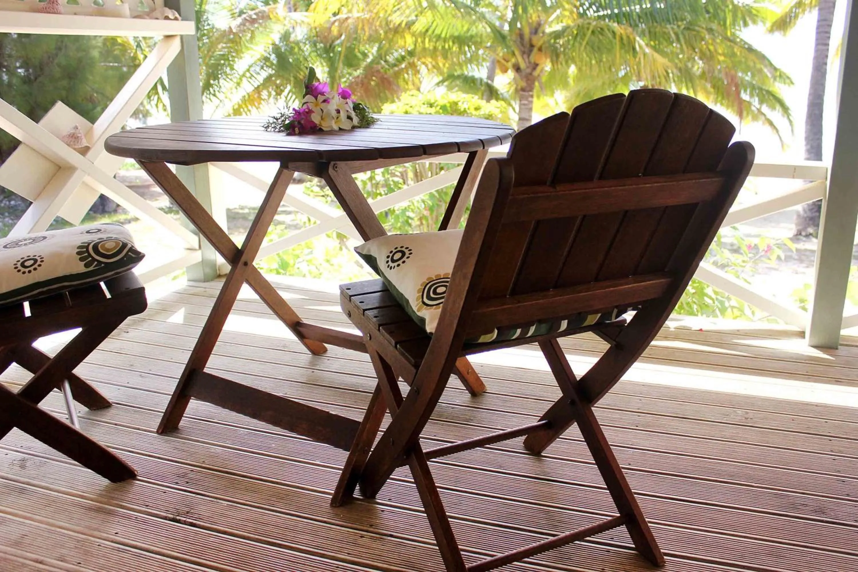 Patio in Paparei Beachfront Bungalows, Aitutaki
