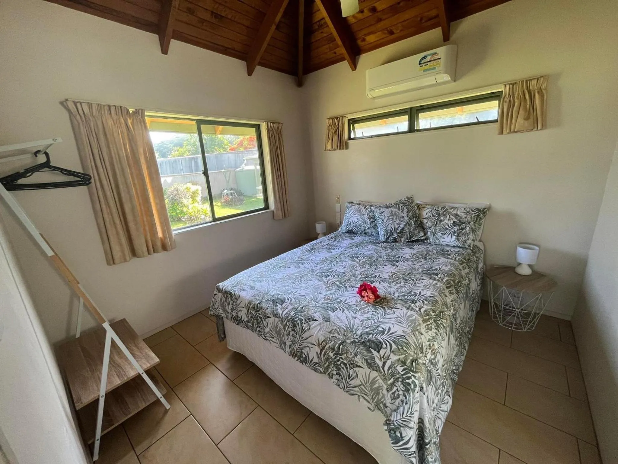 Bedroom, Bed in Paparei Beachfront Bungalows, Aitutaki