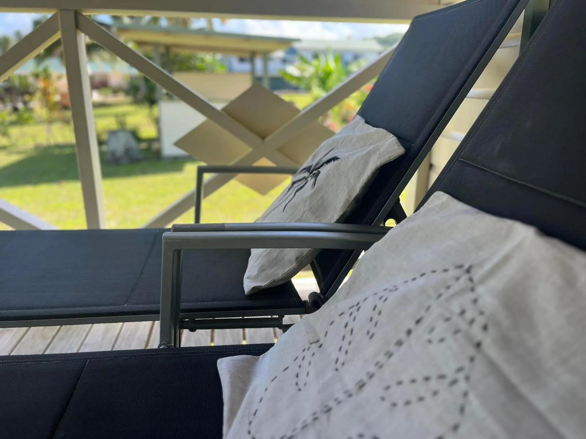 sunbed in Paparei Beachfront Bungalows, Aitutaki