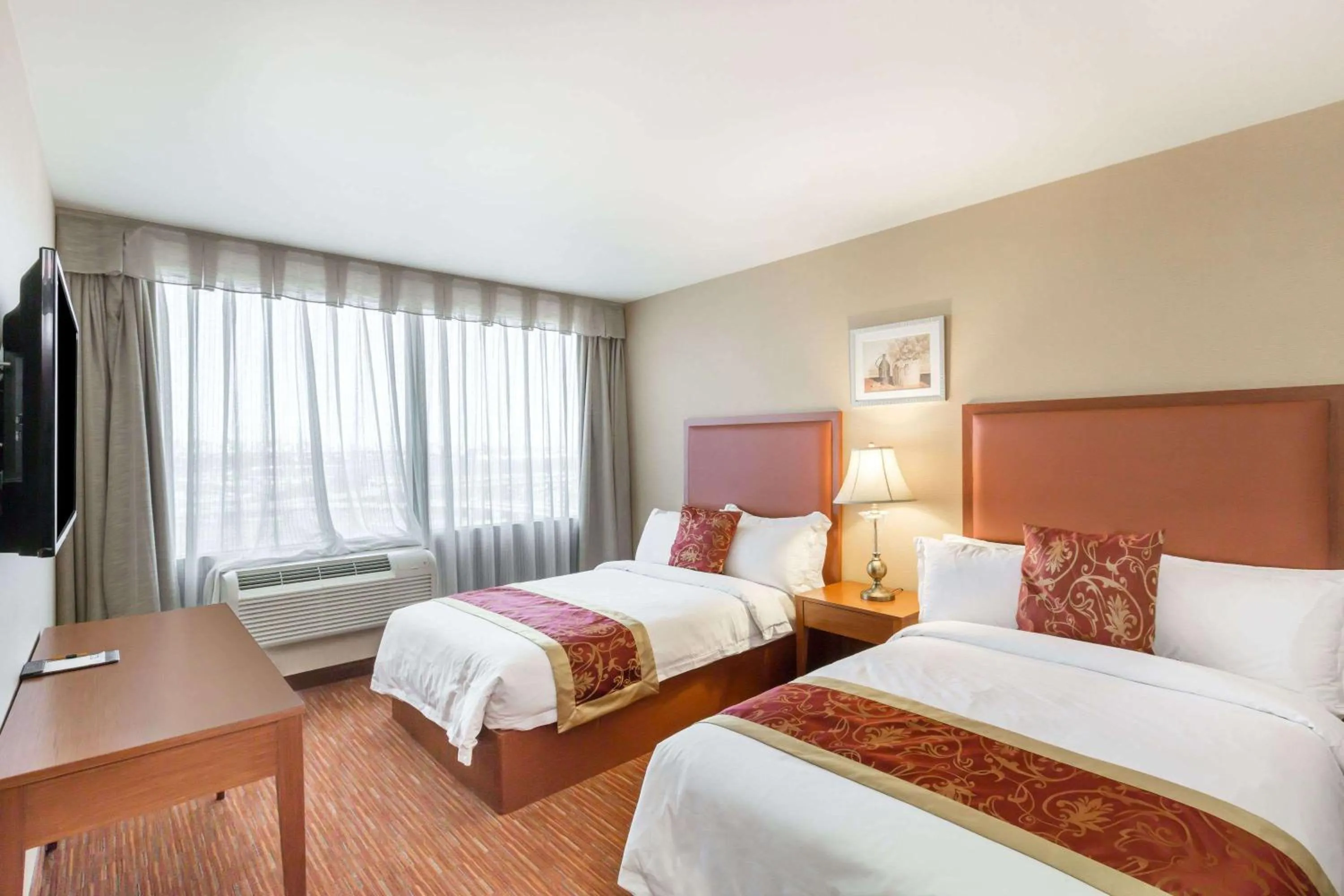 Executive Double Suite in Ramada by Wyndham Flushing Queens