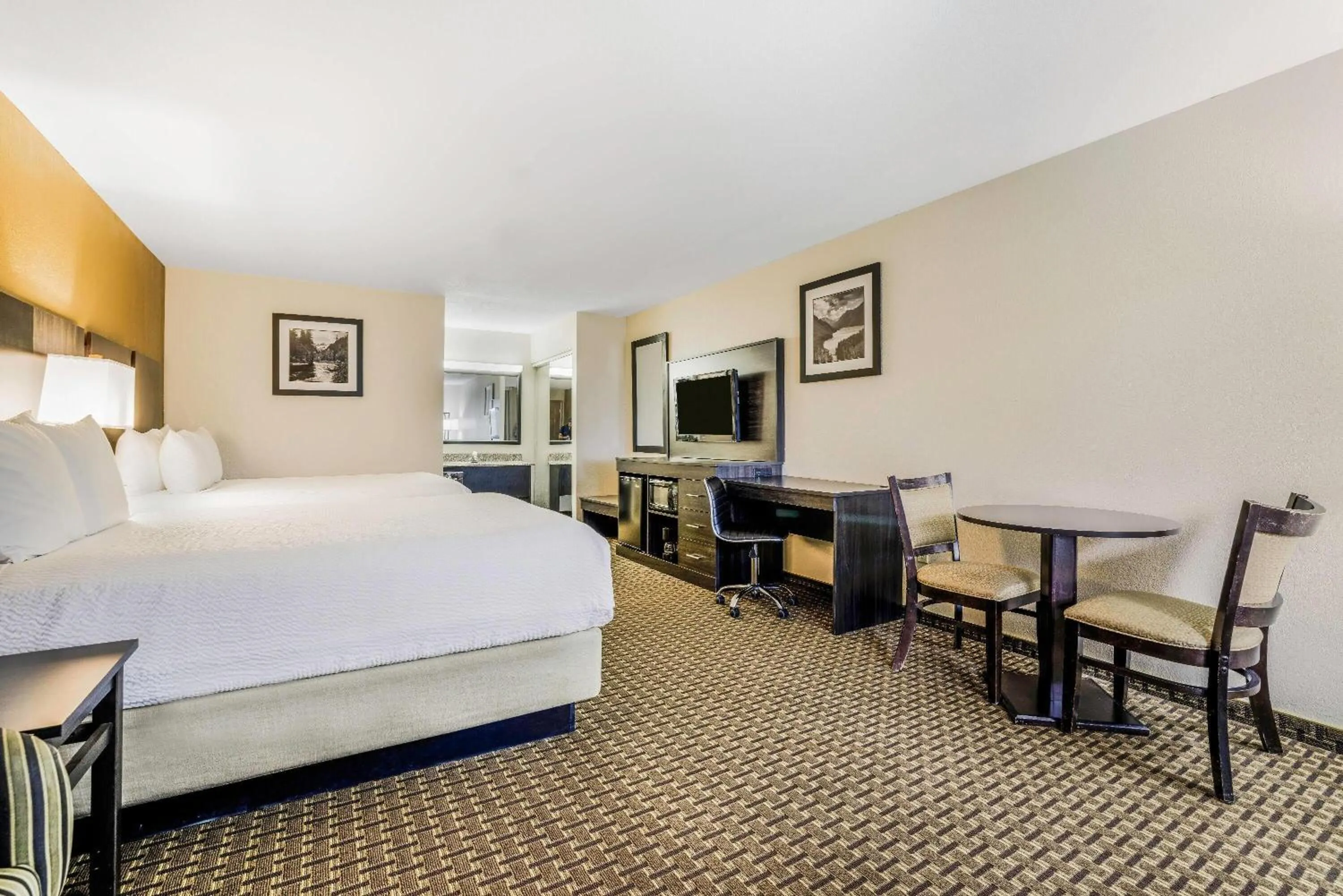 Bed in Baymont by Wyndham Cortez