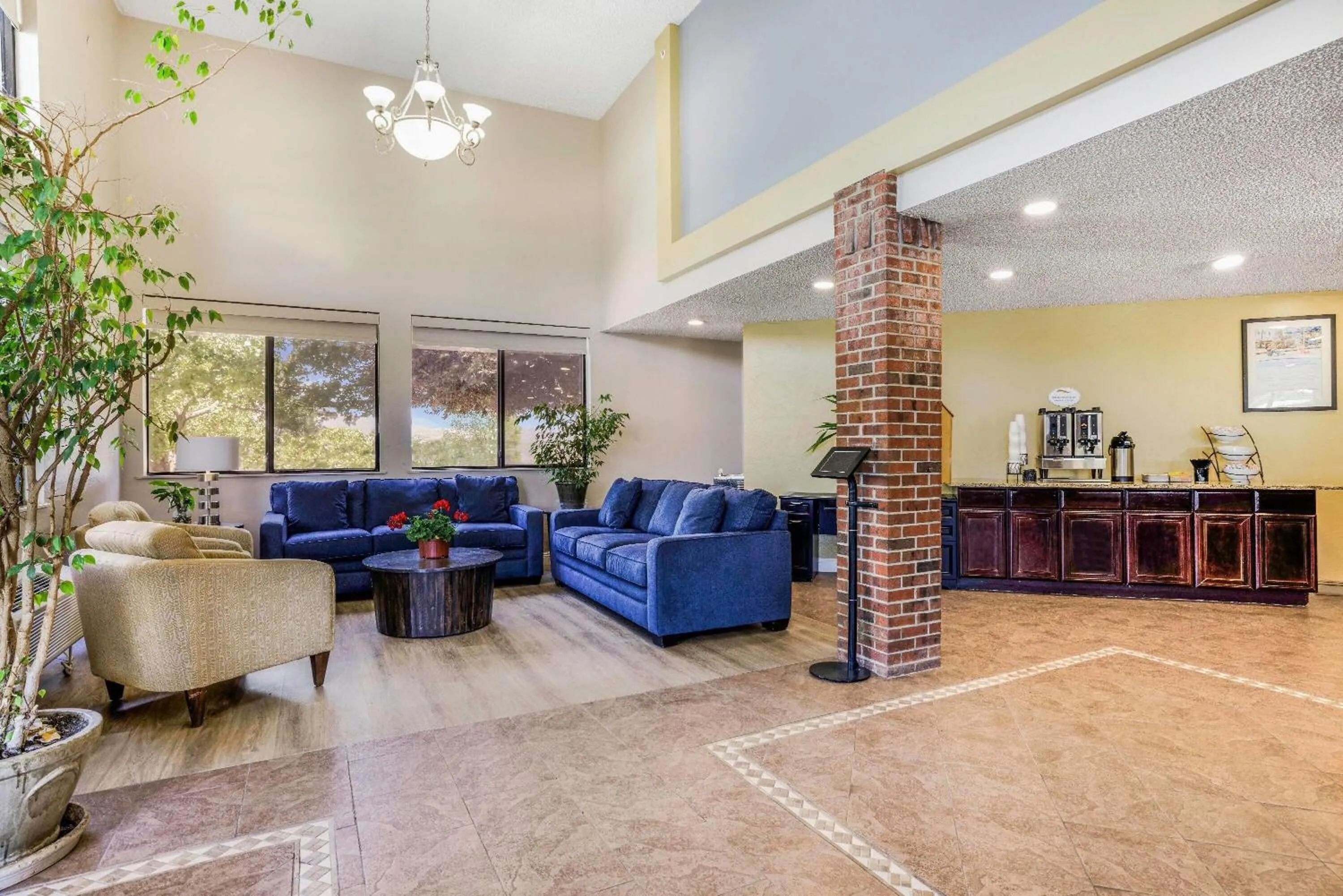 Lobby or reception in Baymont by Wyndham Cortez