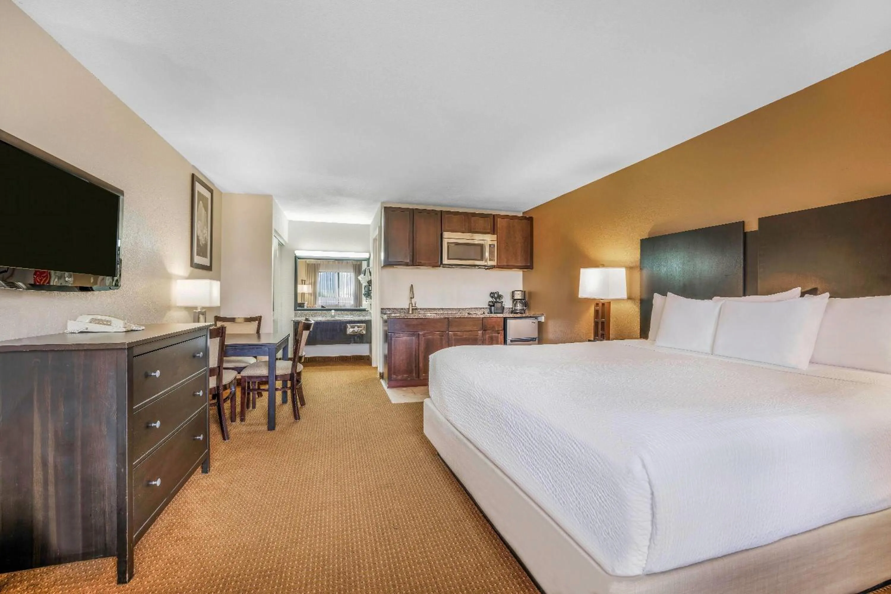 Bed in Baymont by Wyndham Cortez