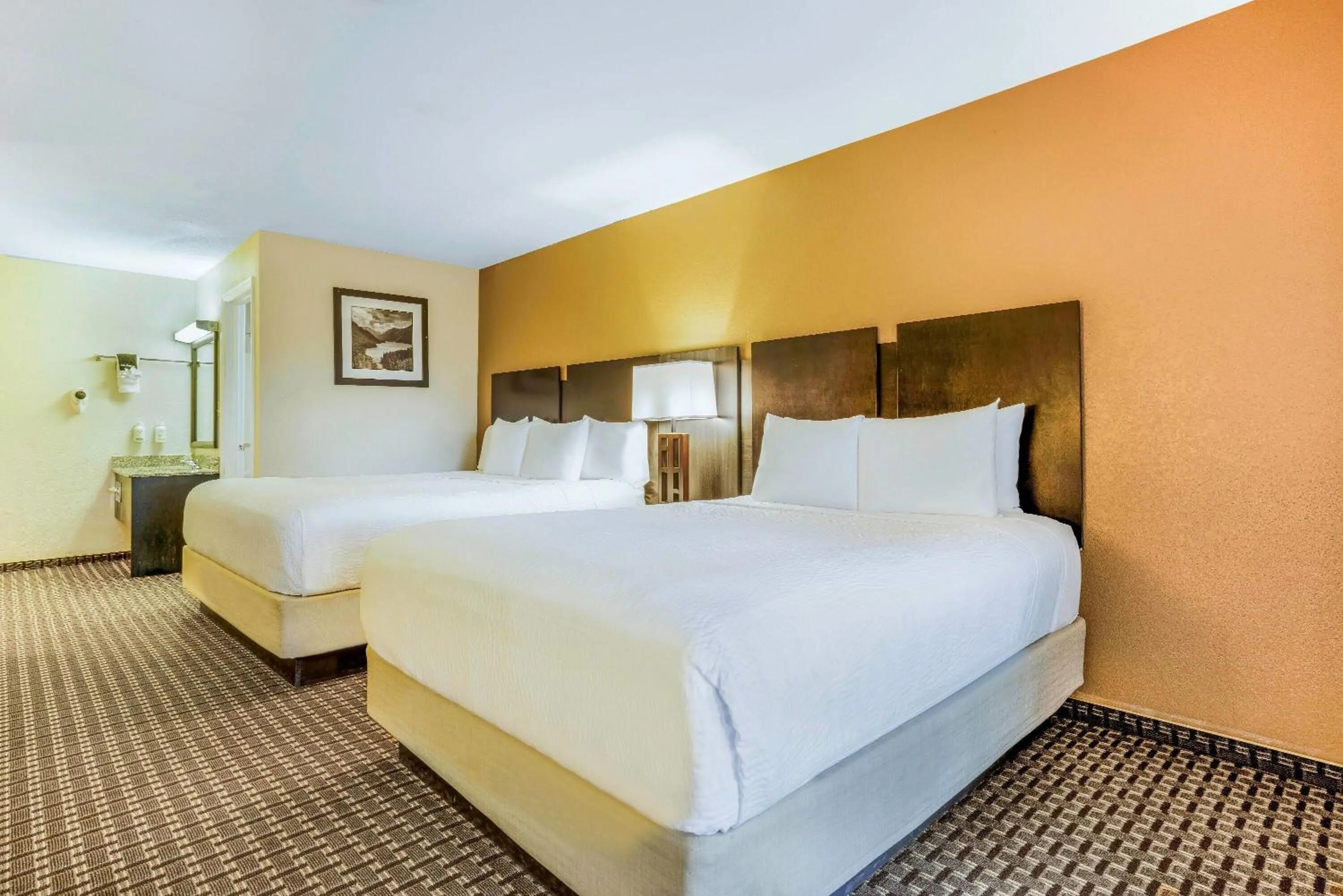 Bed in Baymont by Wyndham Cortez