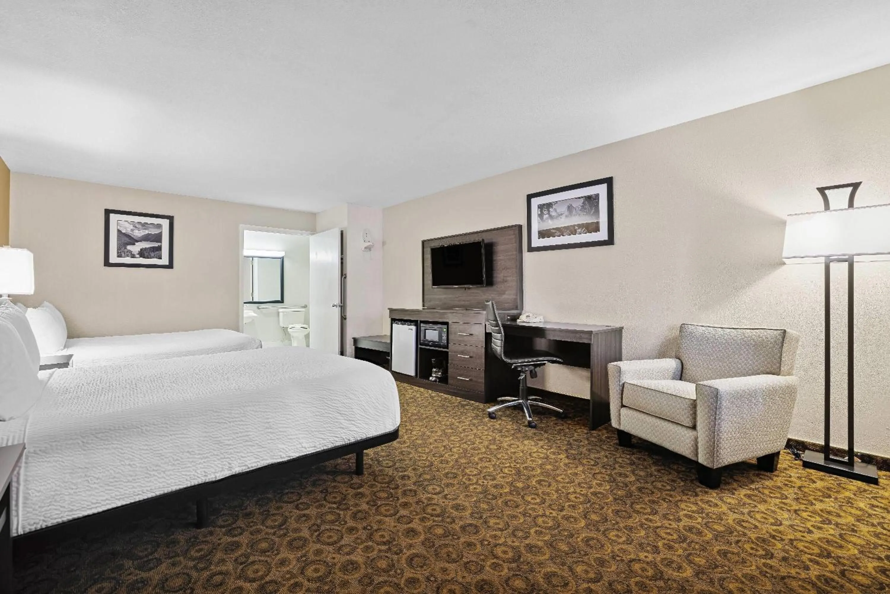 Bed in Baymont by Wyndham Cortez