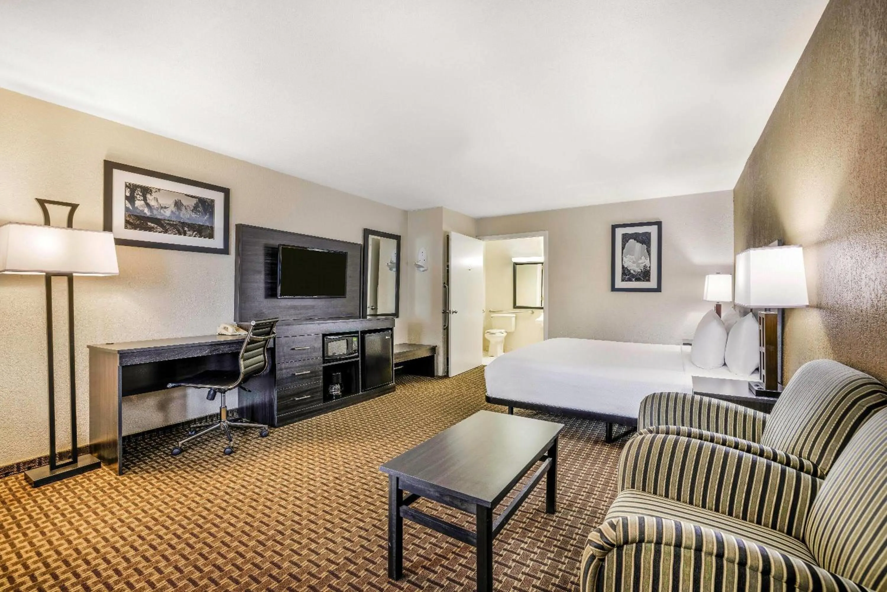 Bed in Baymont by Wyndham Cortez