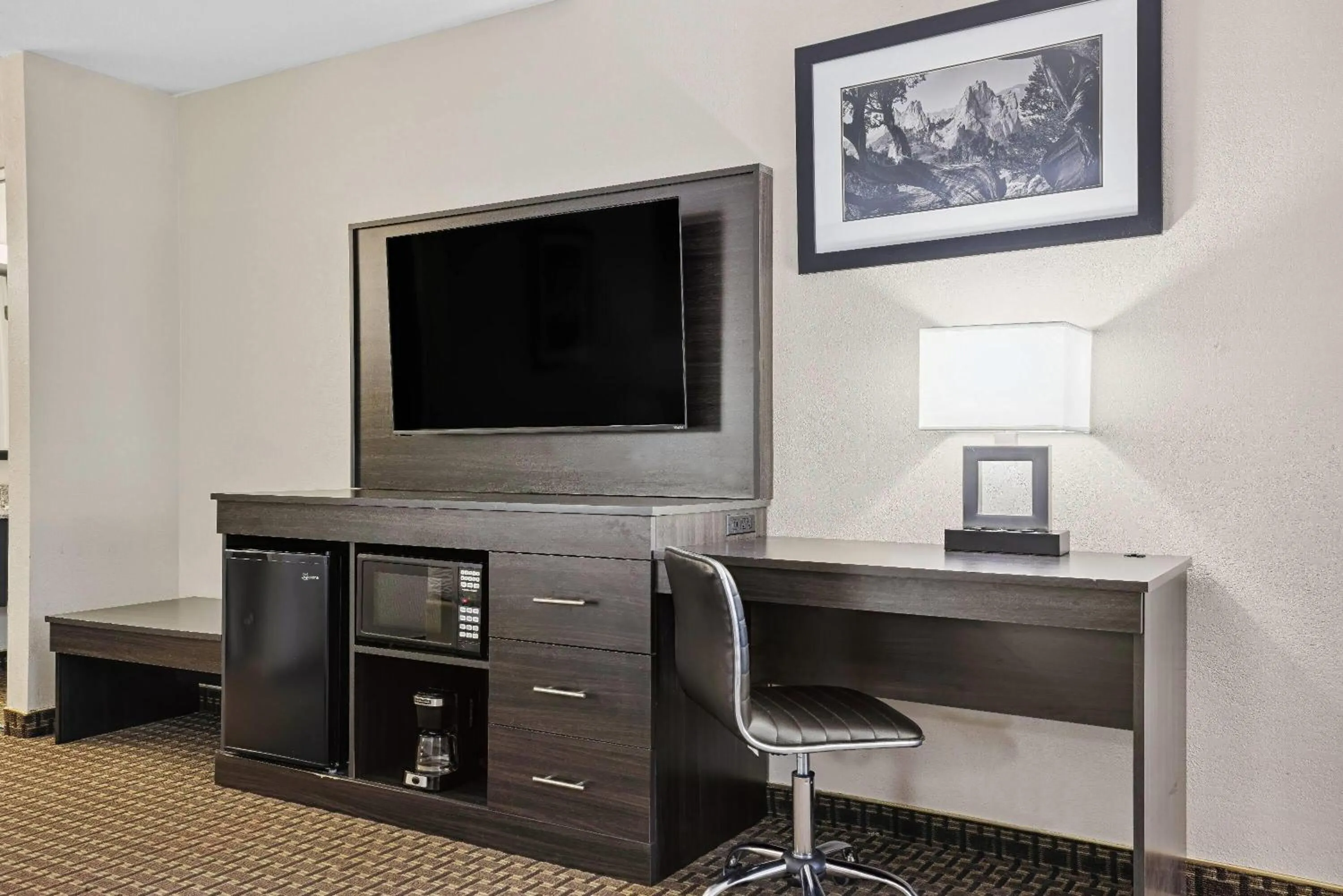 Photo of the whole room in Baymont by Wyndham Cortez