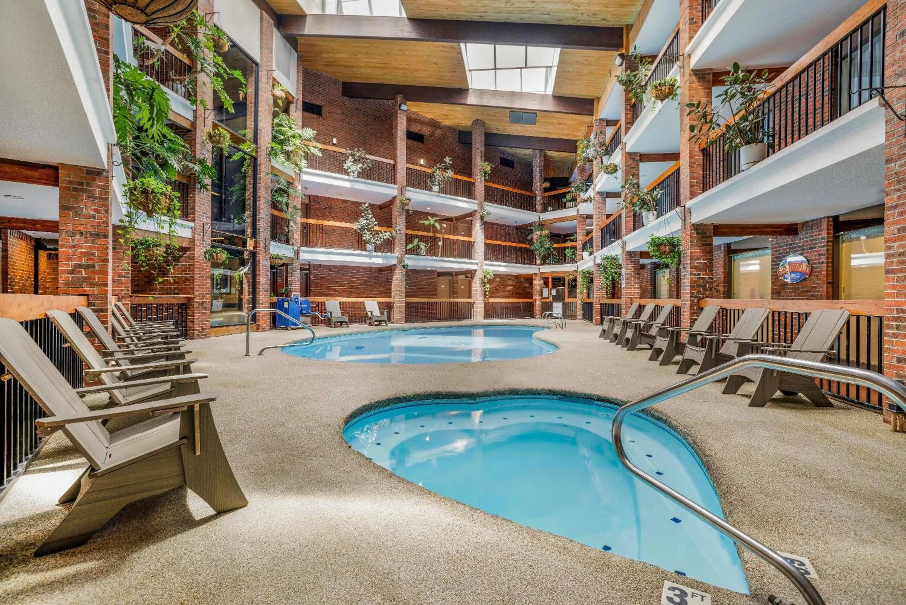 Hot Tub in Baymont by Wyndham Cortez