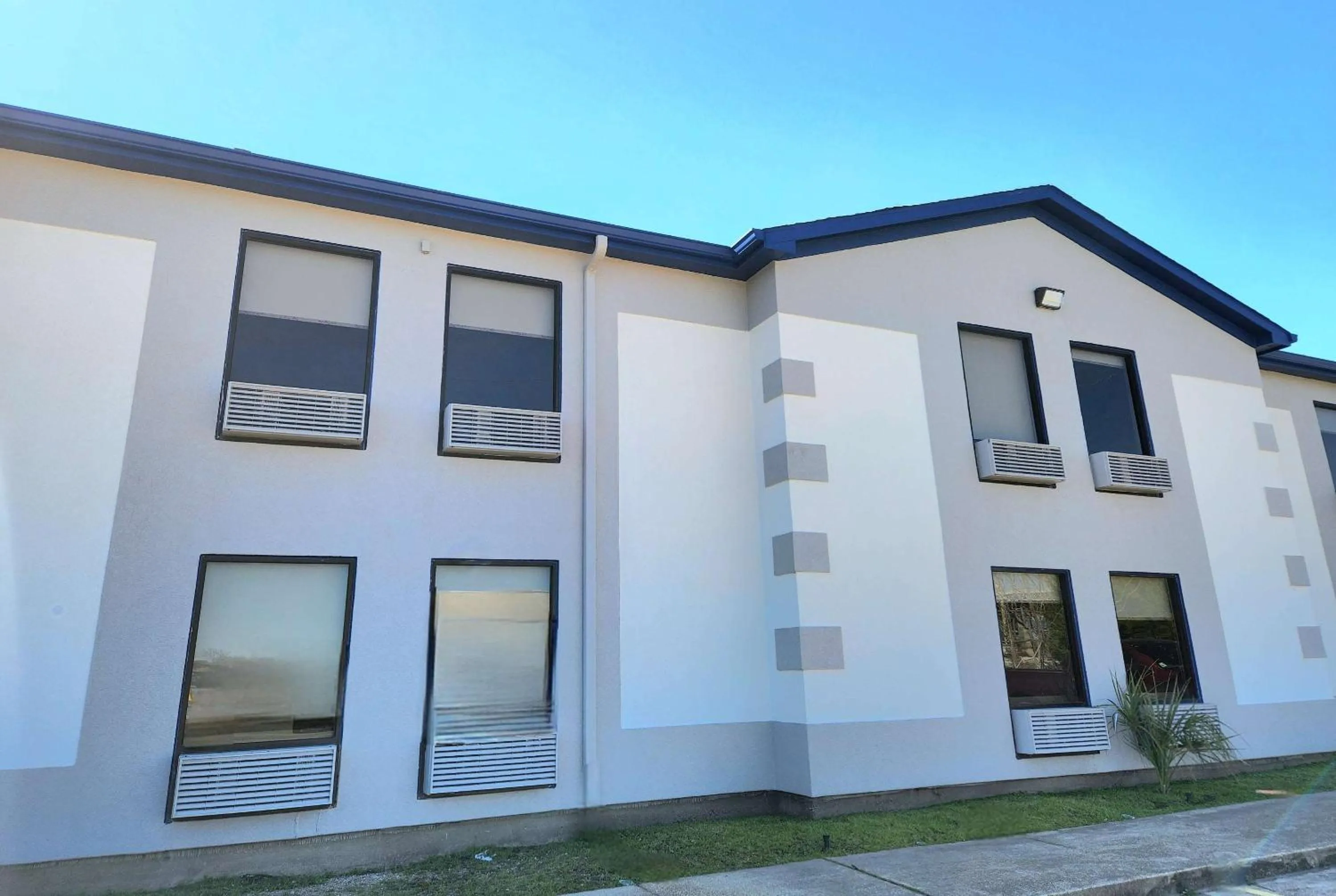 Property building in Days Inn & Suites by Wyndham New Iberia