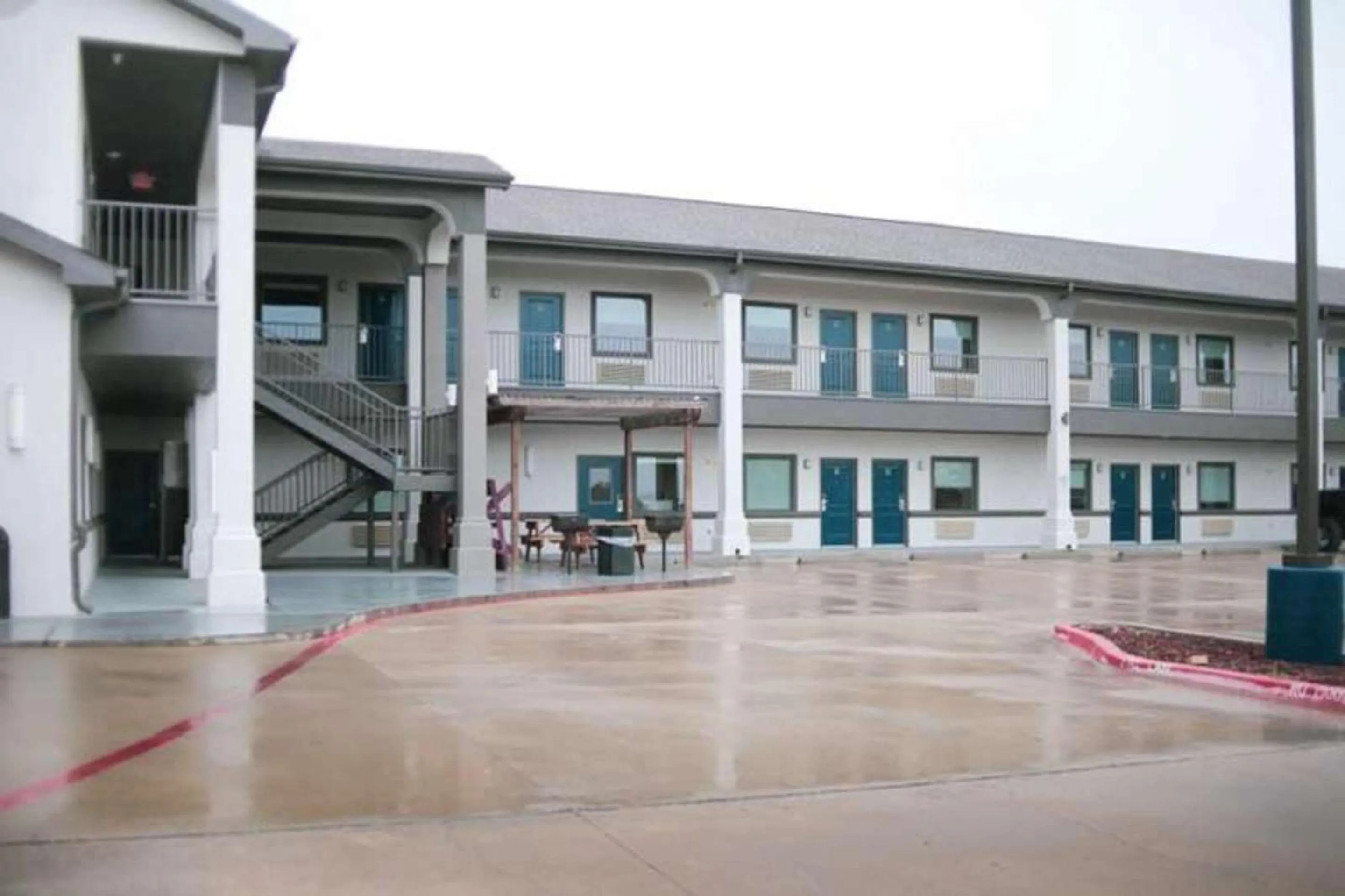 Property building in Studio 6 Gonzales, TX