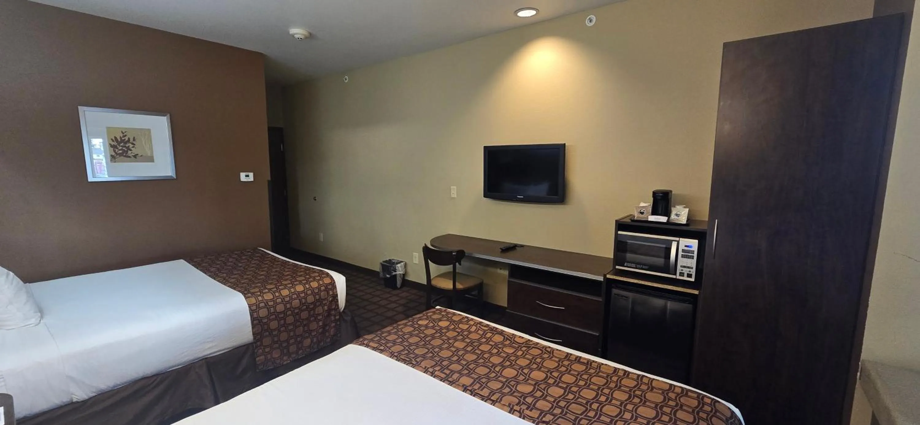 Photo of the whole room, Bed in Microtel Inn & Suites by Wyndham Odessa TX