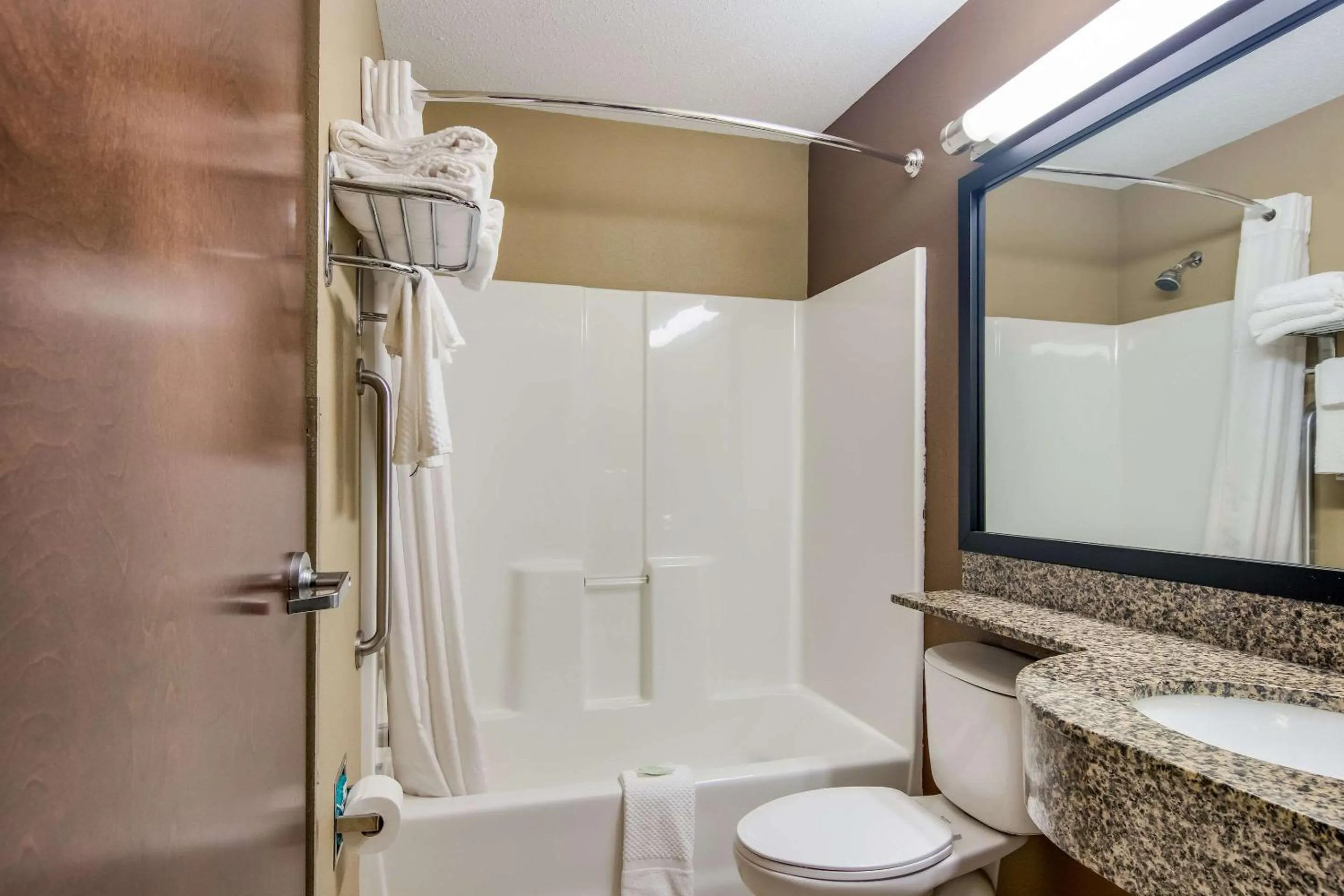 Bathroom in Sleep Inn & Suites Steubenville at the University