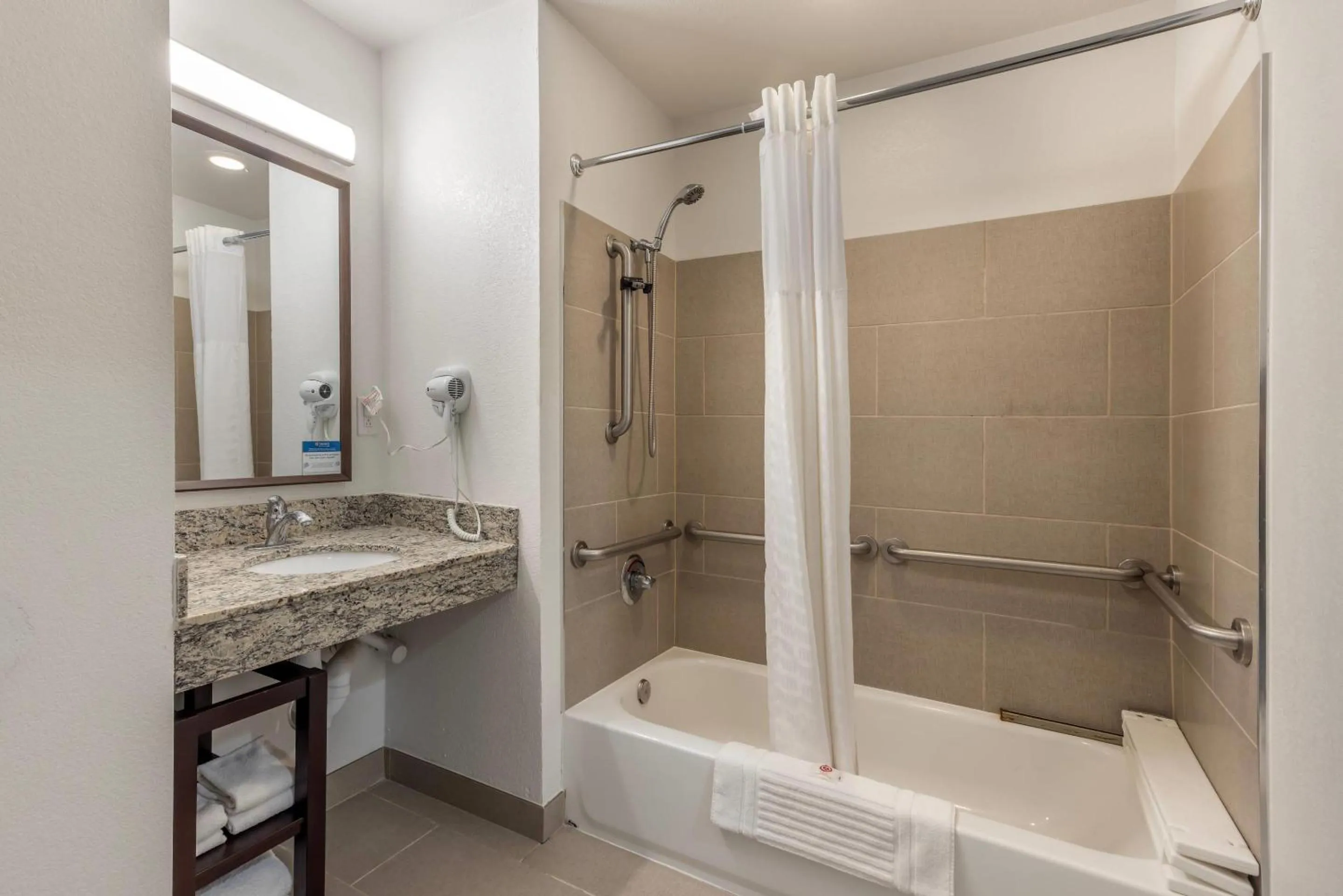 Bedroom in Comfort Inn & Suites Aztec - Farmington Area