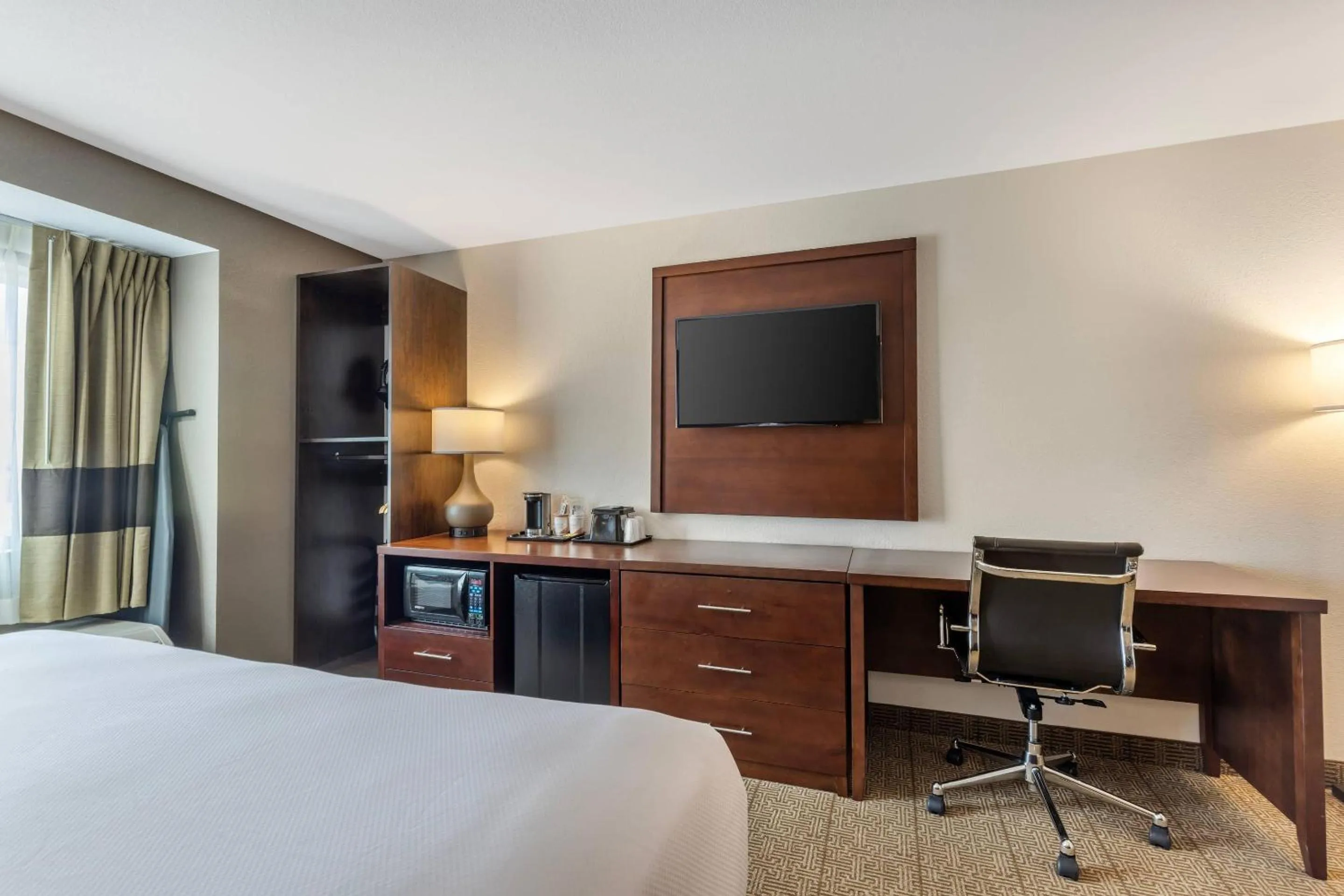 Bedroom, Bed in Comfort Inn & Suites Aztec - Farmington Area