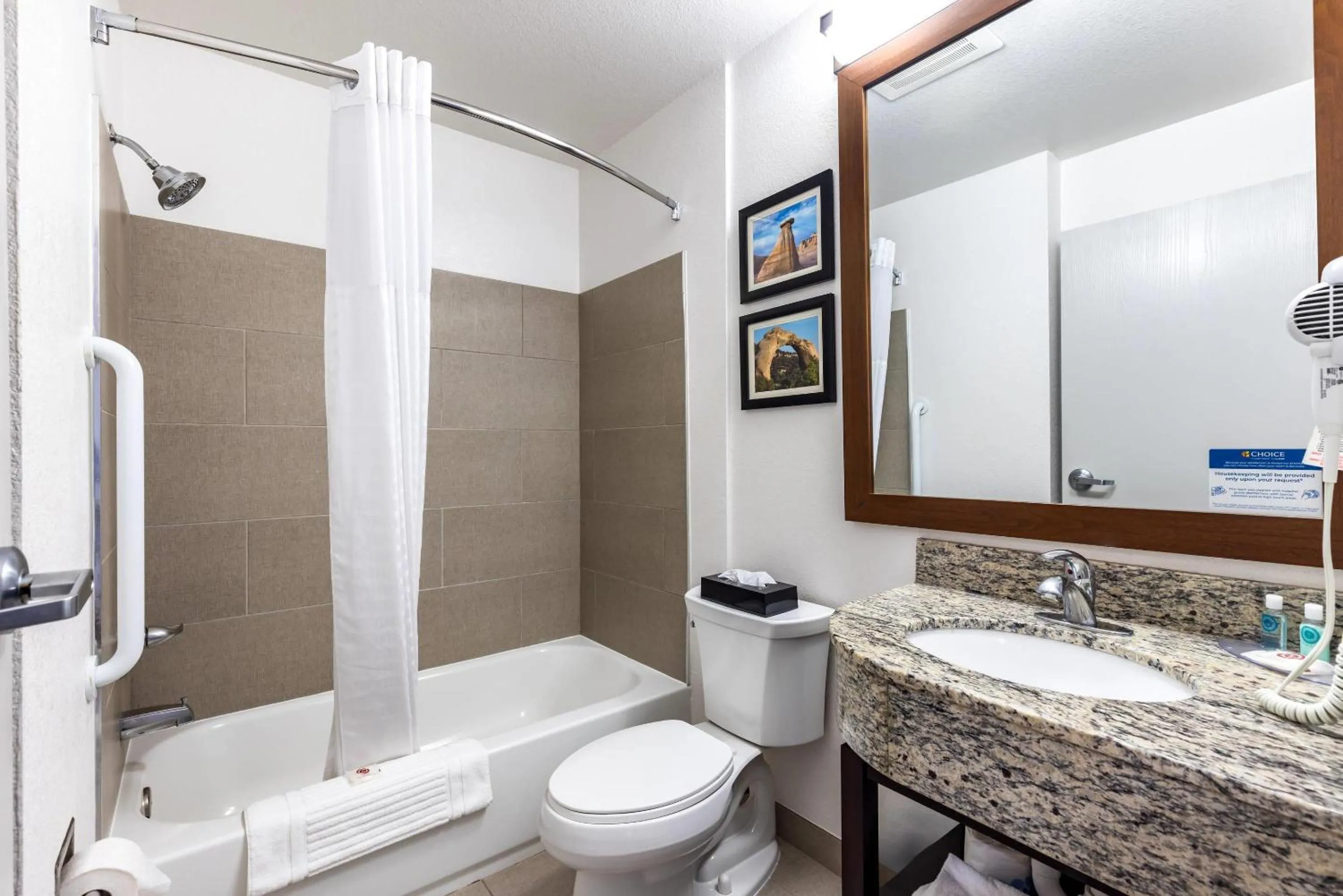 Bedroom in Comfort Inn & Suites Aztec - Farmington Area