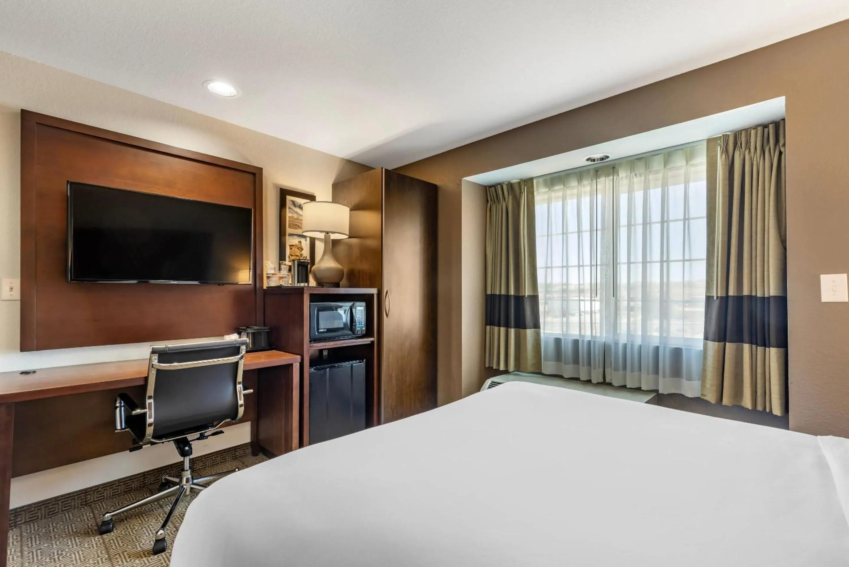 Bedroom, Bed in Comfort Inn & Suites Aztec - Farmington Area