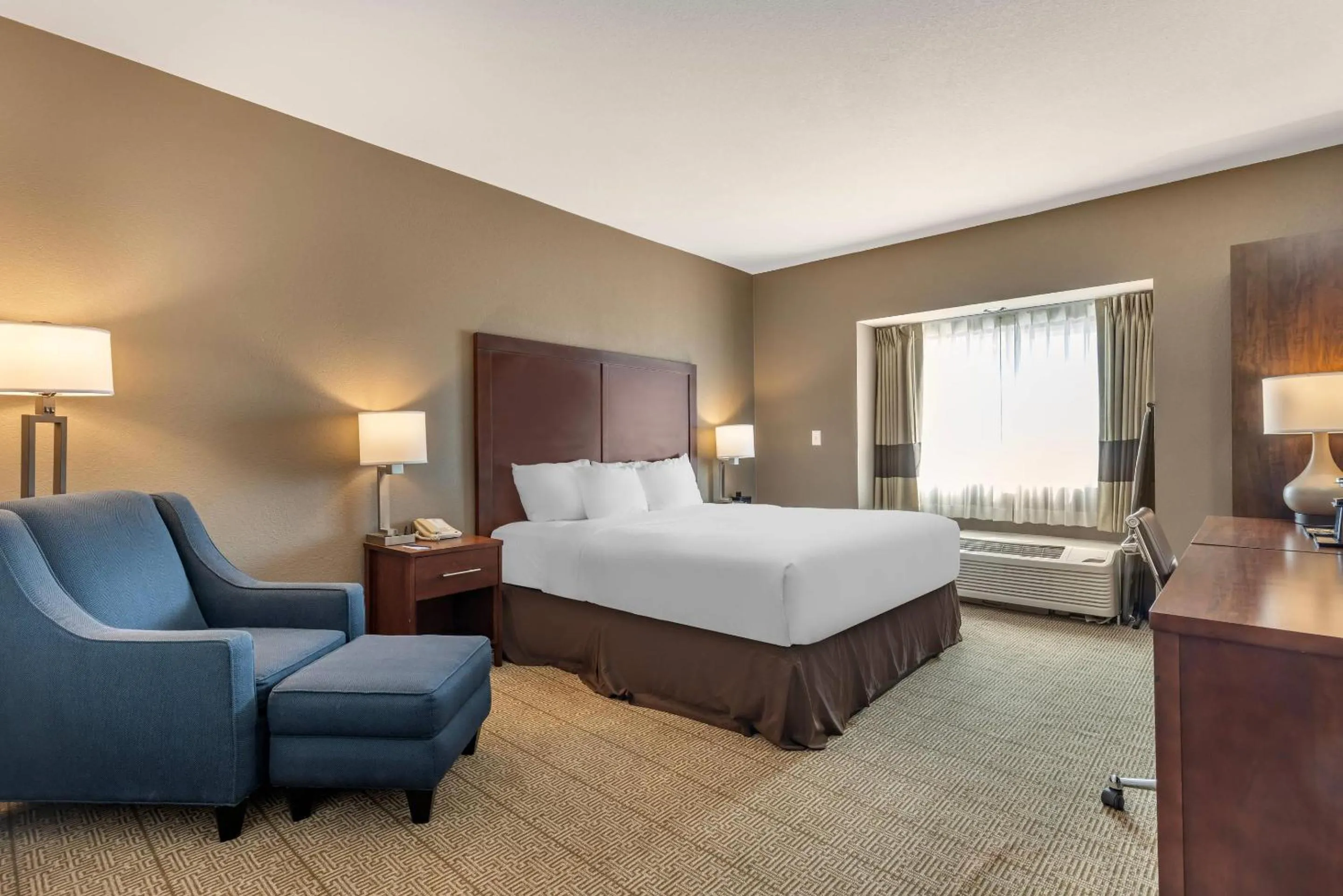 Bedroom, Bed in Comfort Inn & Suites Aztec - Farmington Area