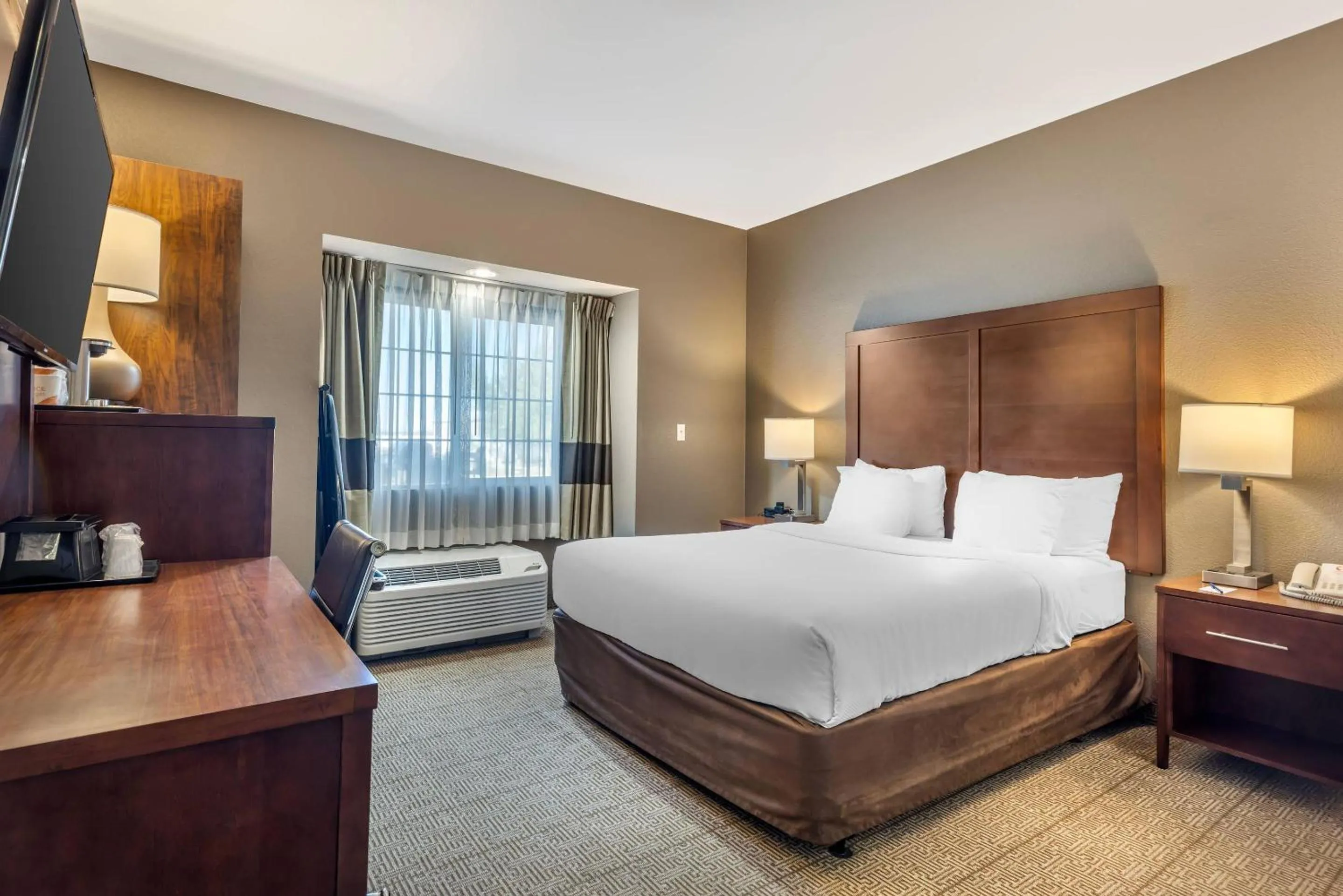 Bedroom, Bed in Comfort Inn & Suites Aztec - Farmington Area