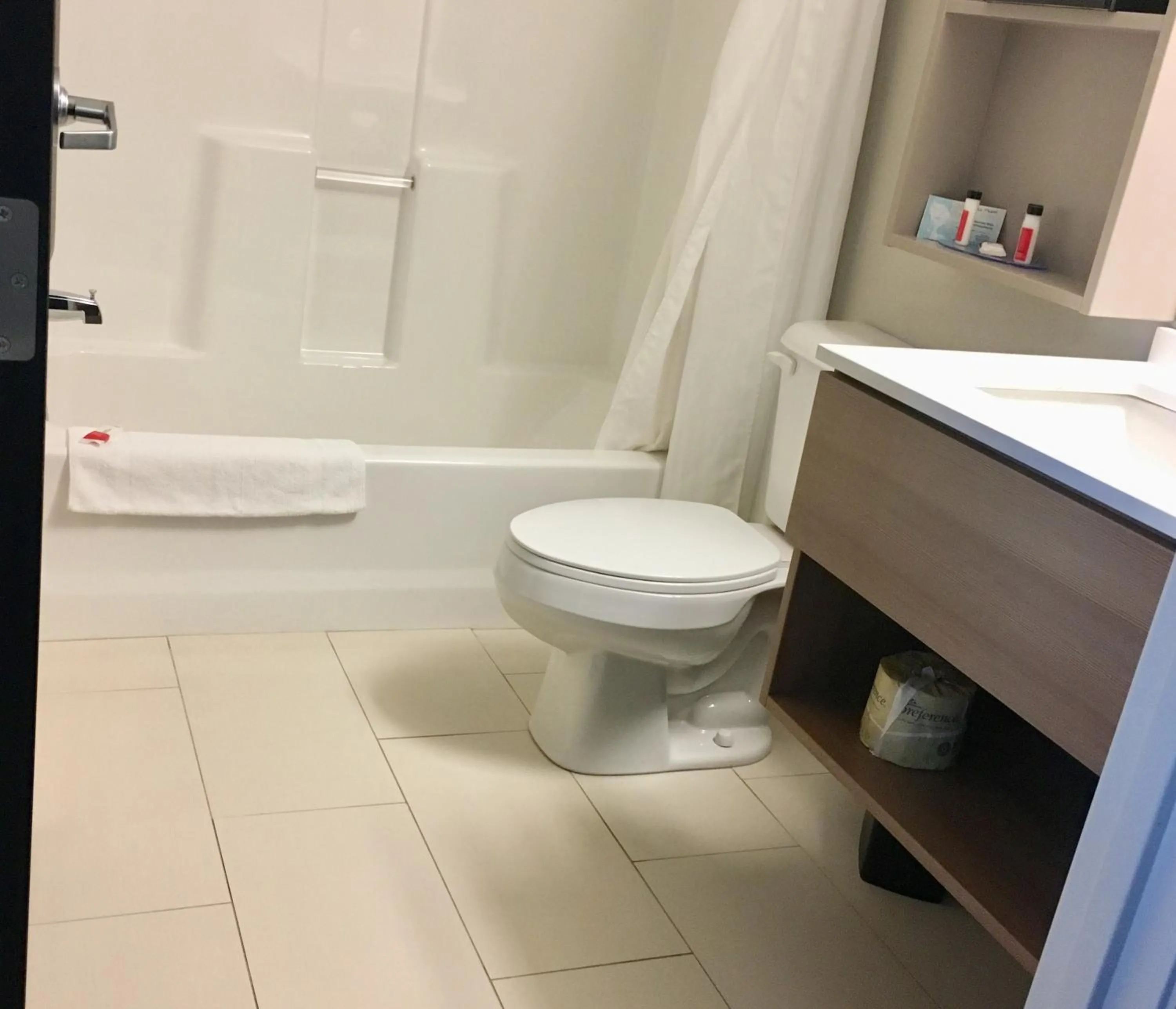 Bathroom in Microtel Inn & Suites By Wyndham Moorhead Fargo Area