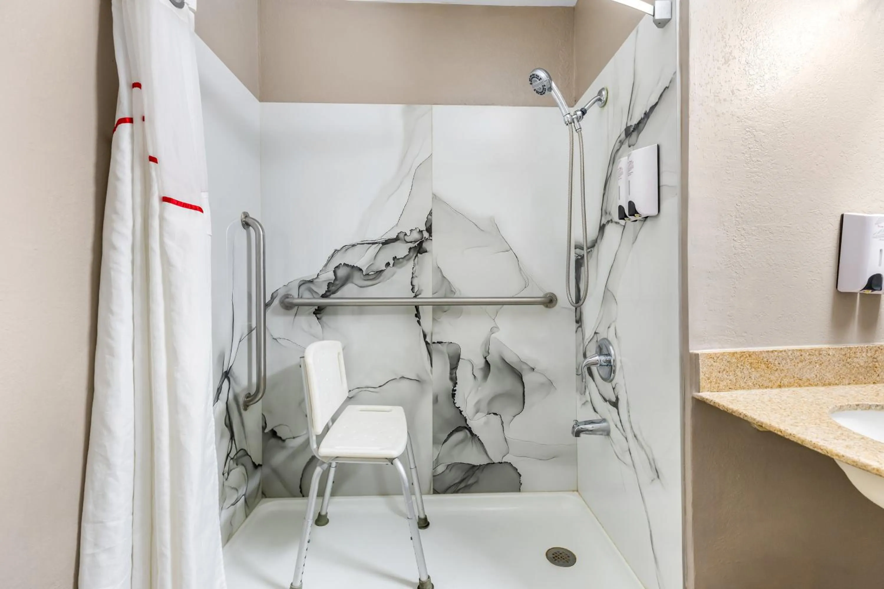 Bathroom in Red Roof Inn Huntsville, AL