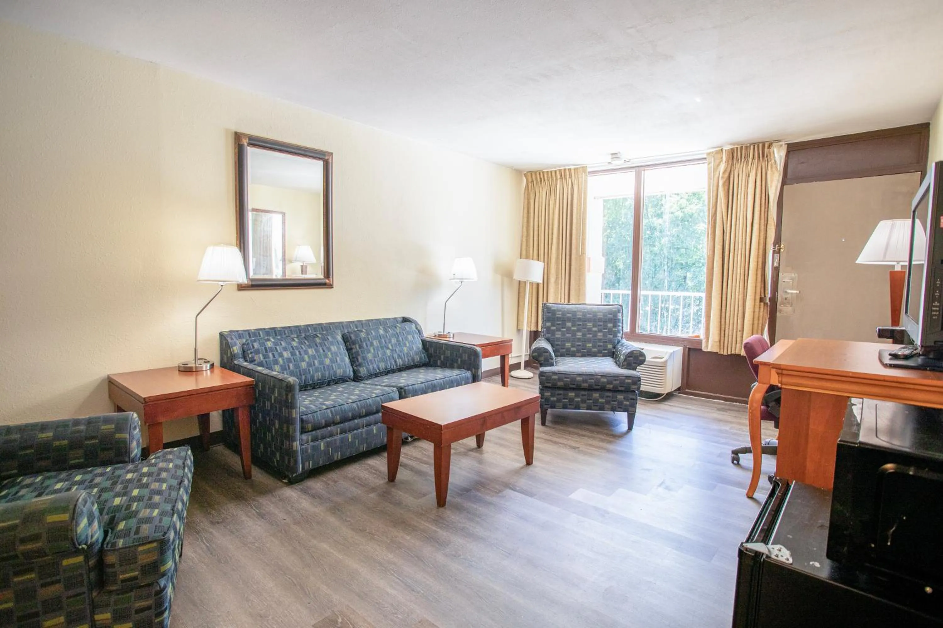 Bedroom in OYO hotel Greensboro east I 40