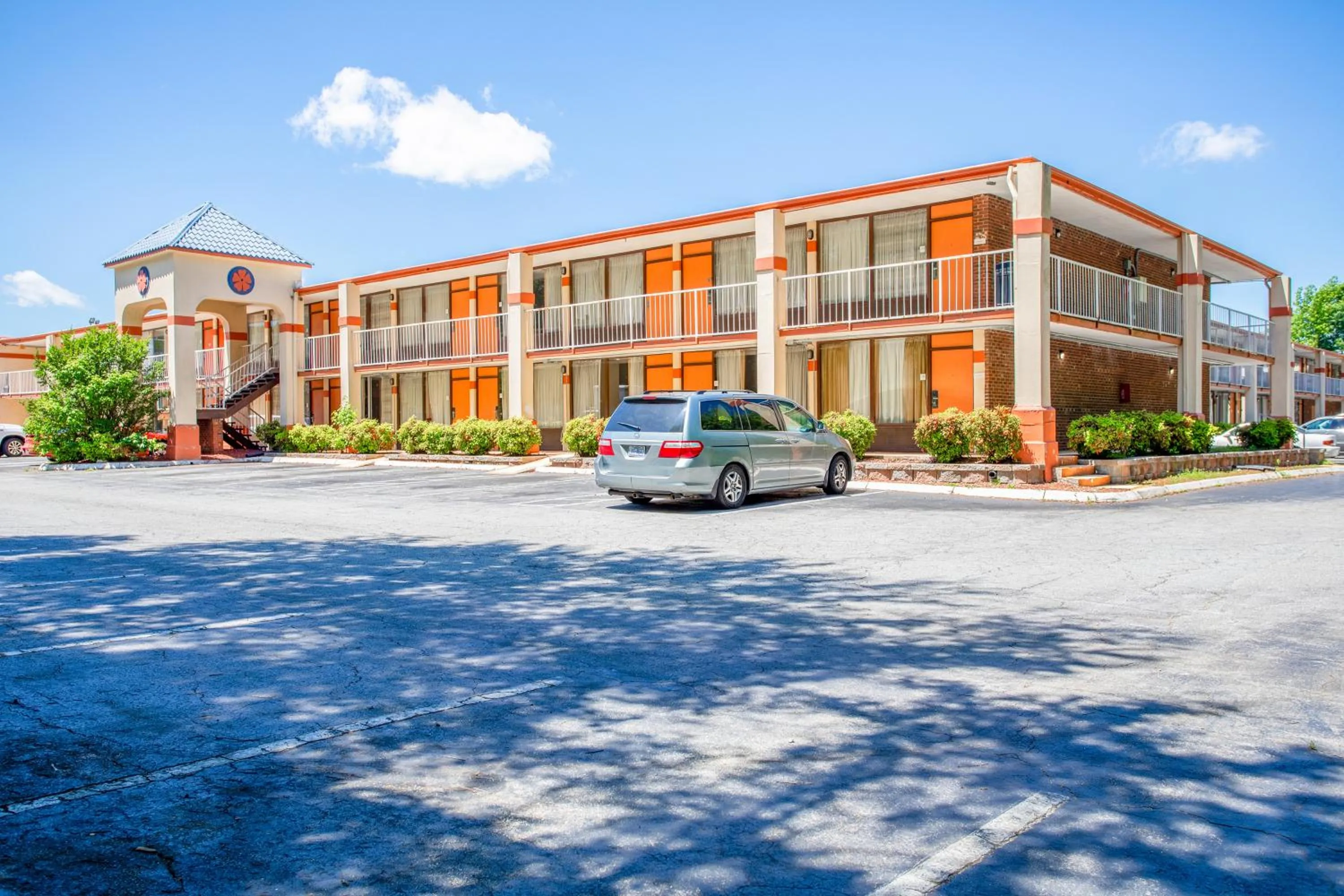 Parking in OYO hotel Greensboro east I 40