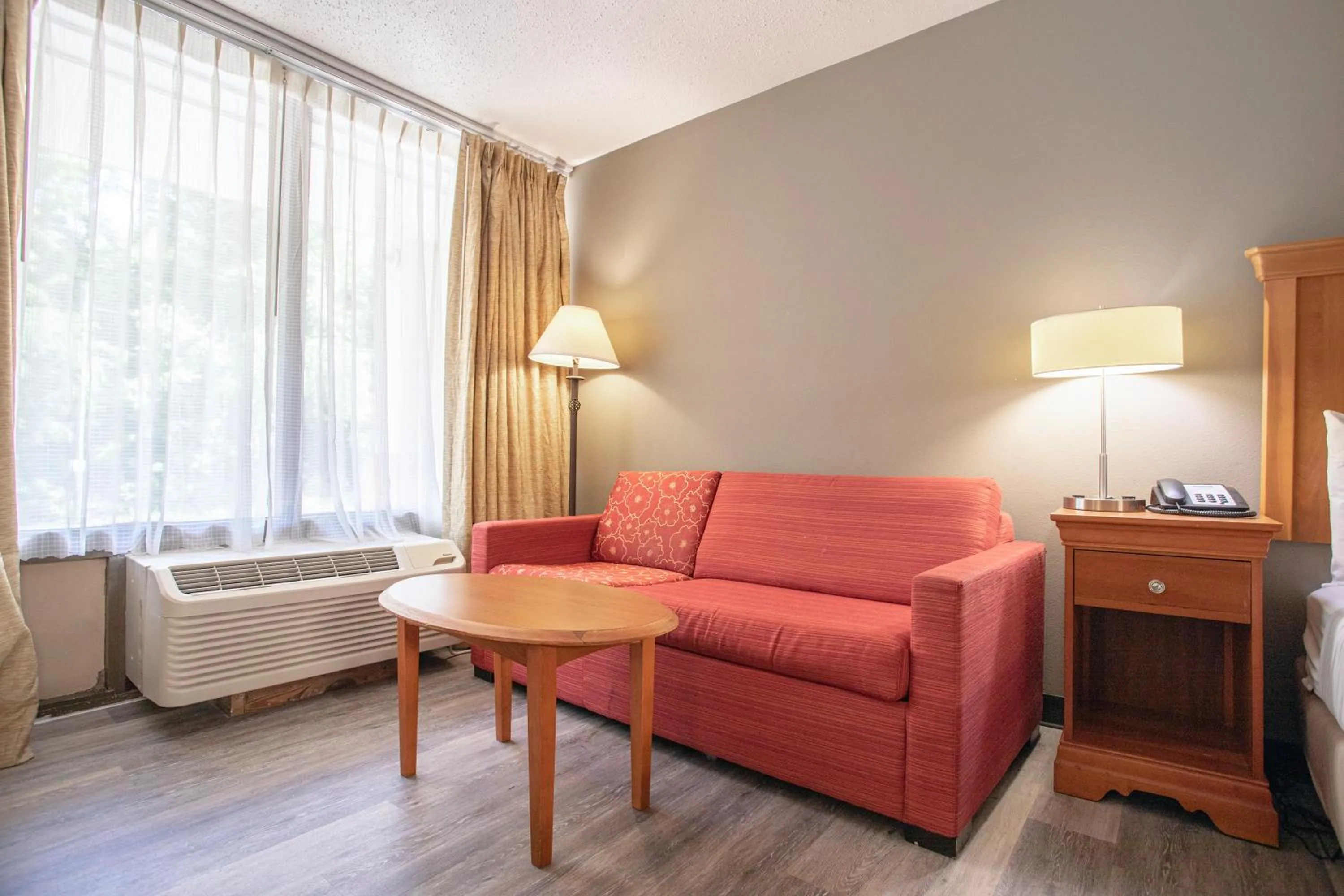 Seating area in OYO hotel Greensboro east I 40