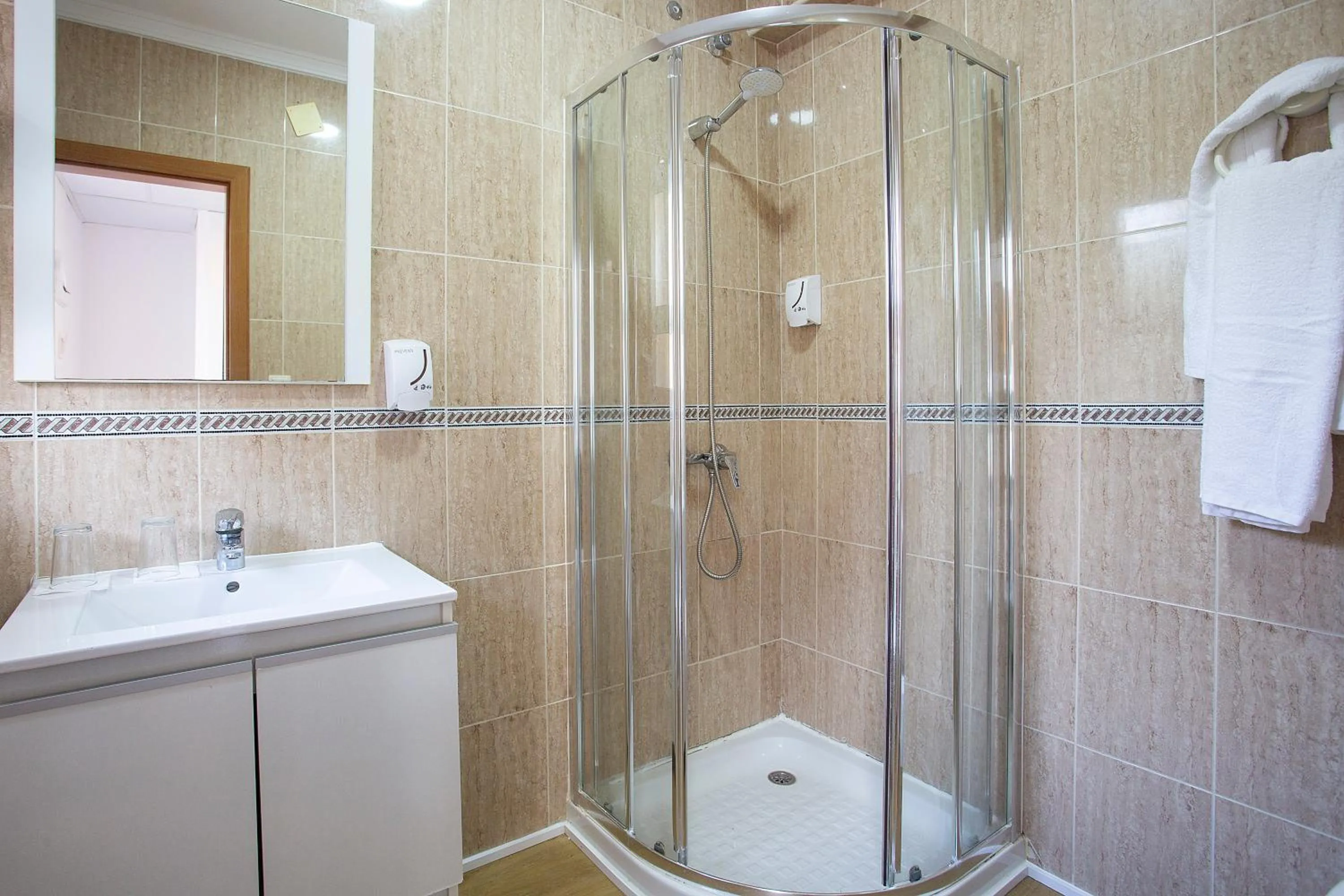 Shower in Hotel Cupidor