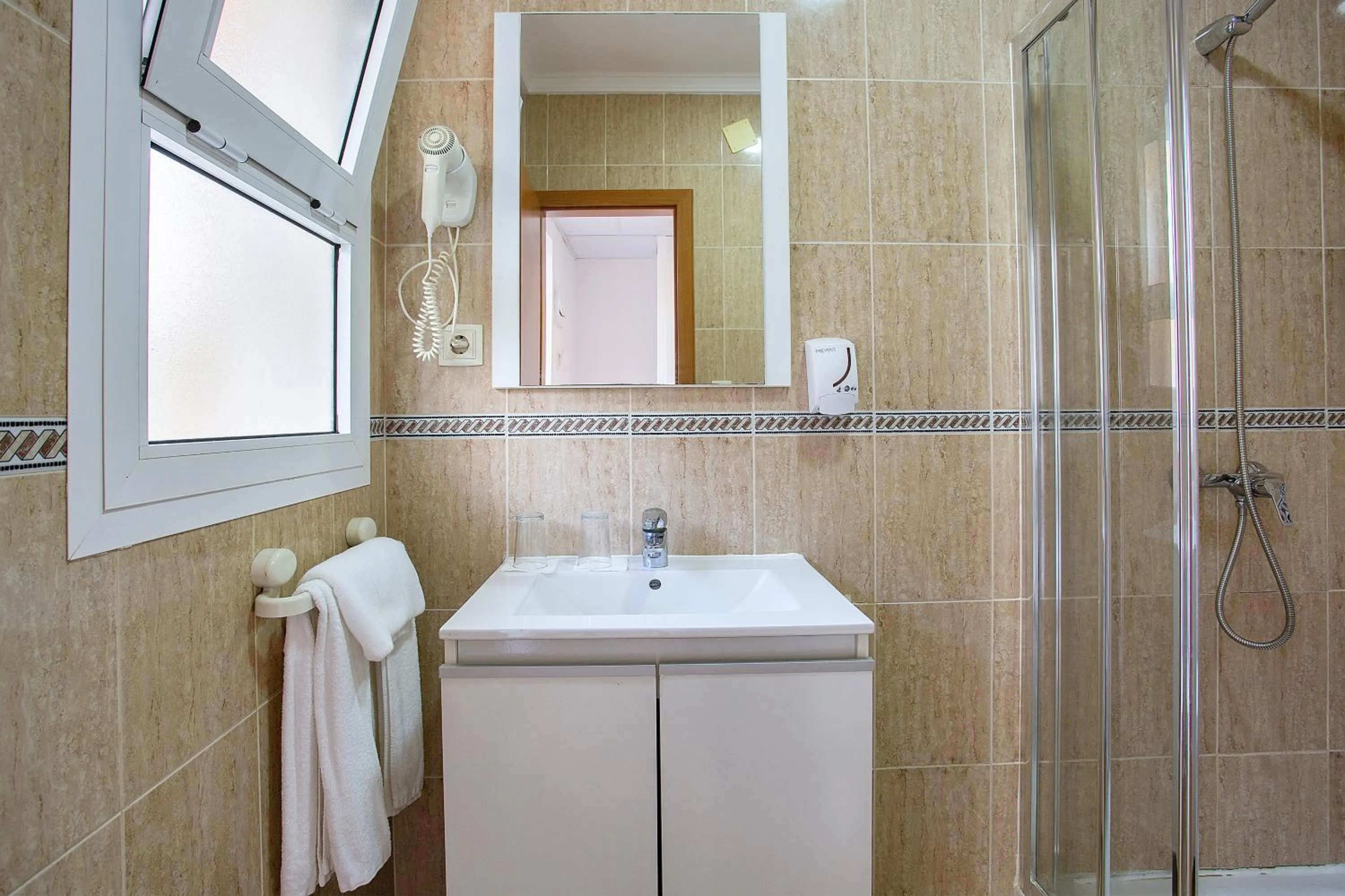 Shower in Hotel Cupidor