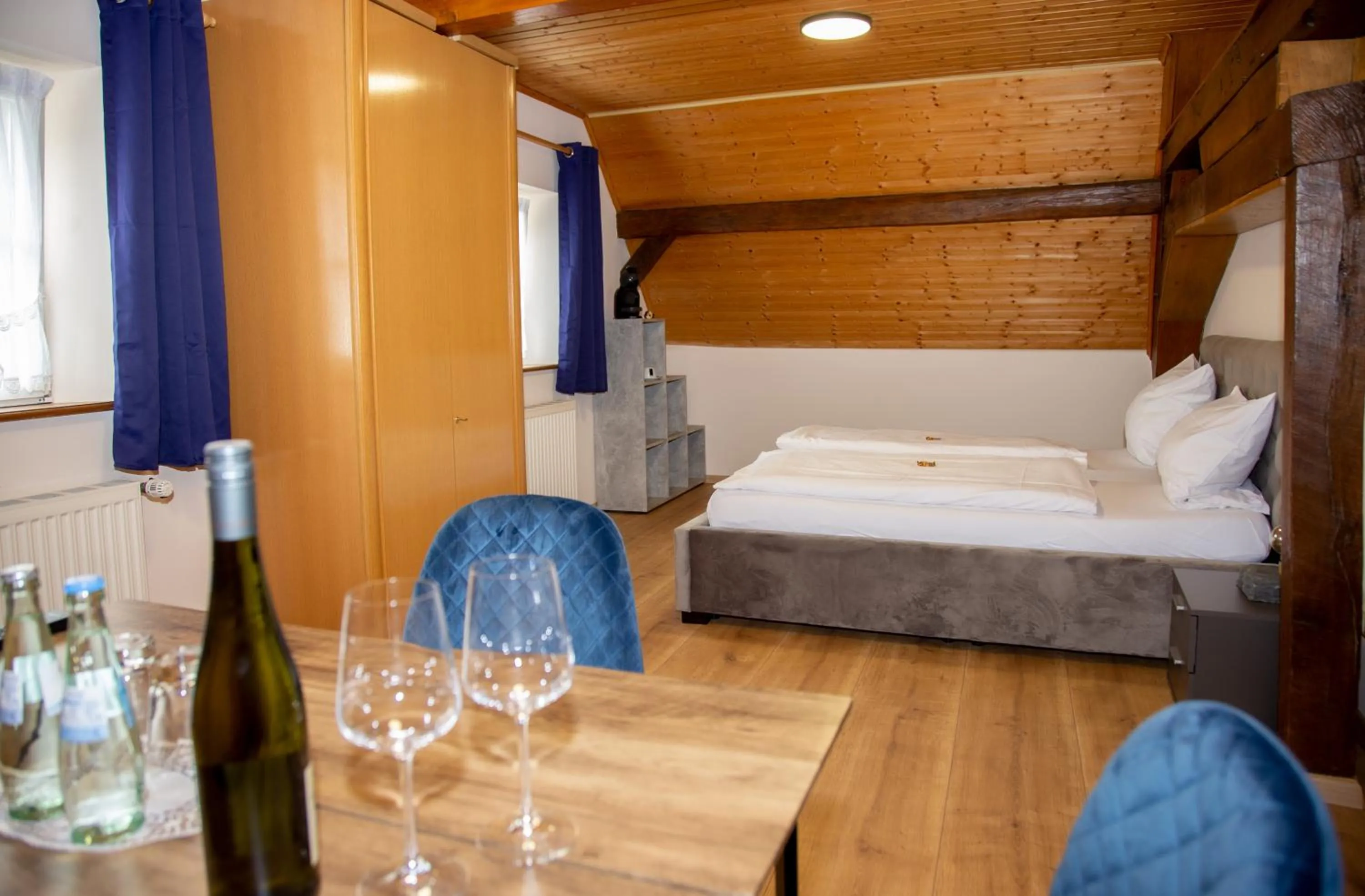 Bed in Weinhaus Kurtrierer Hof