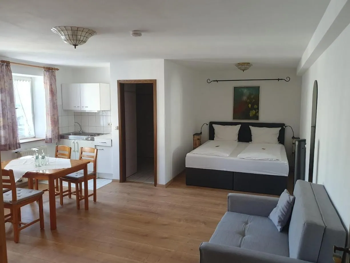 Bed in Weinhaus Kurtrierer Hof