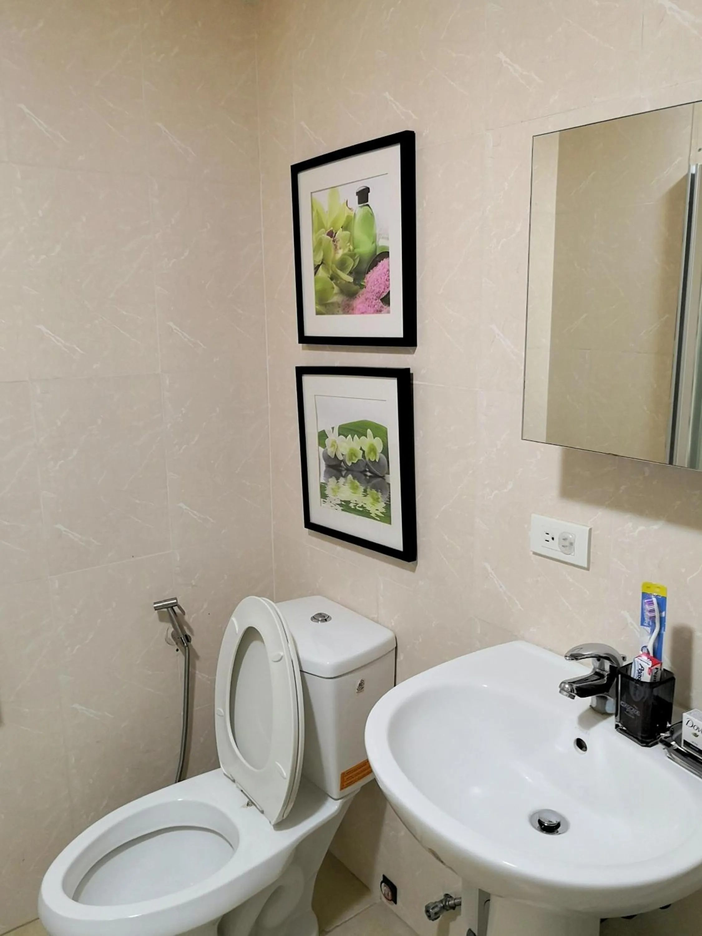 Toilet in Avant Apartments at The Fort