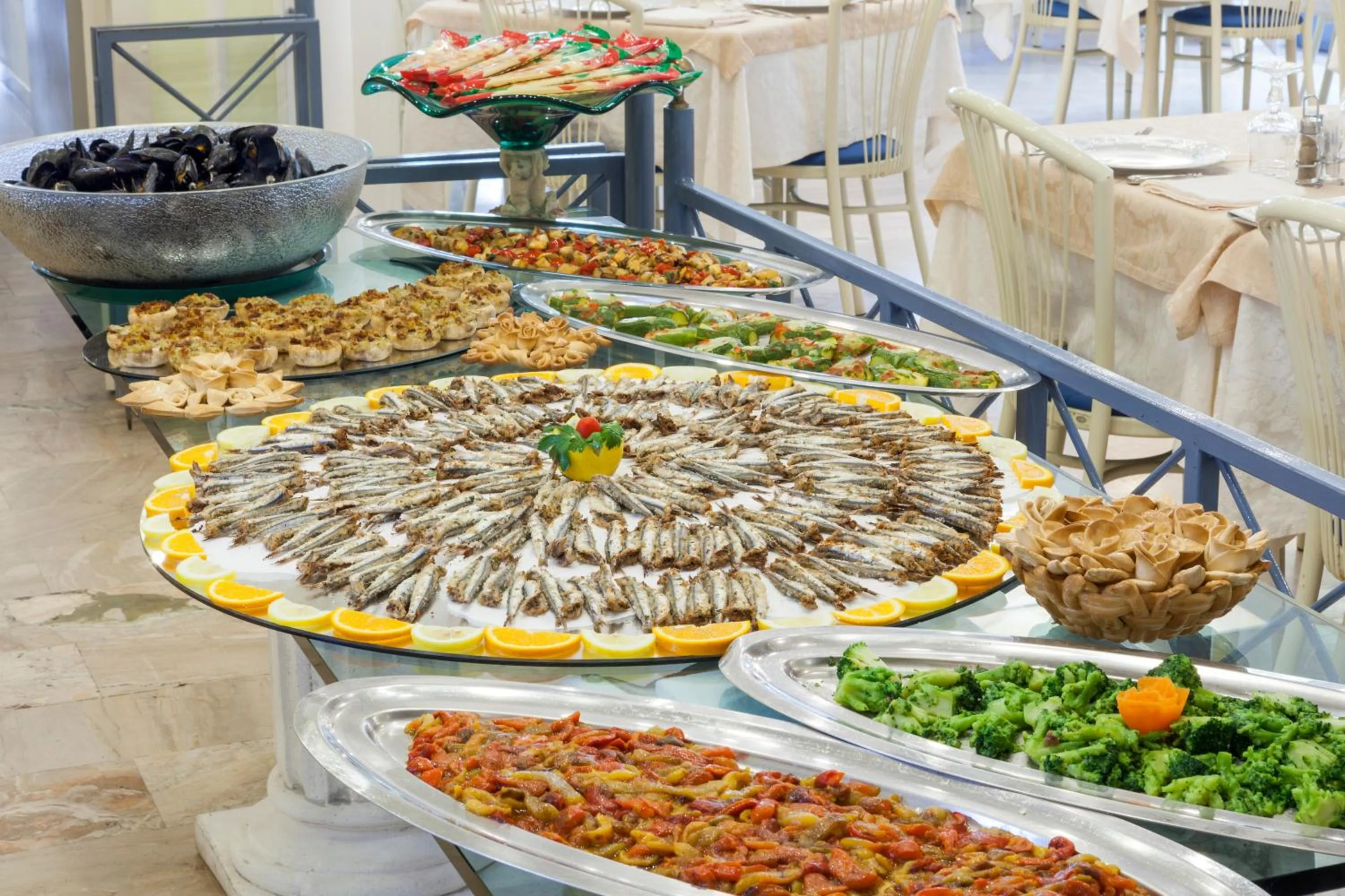 Restaurant/places to eat in Royal Boutique Hotel