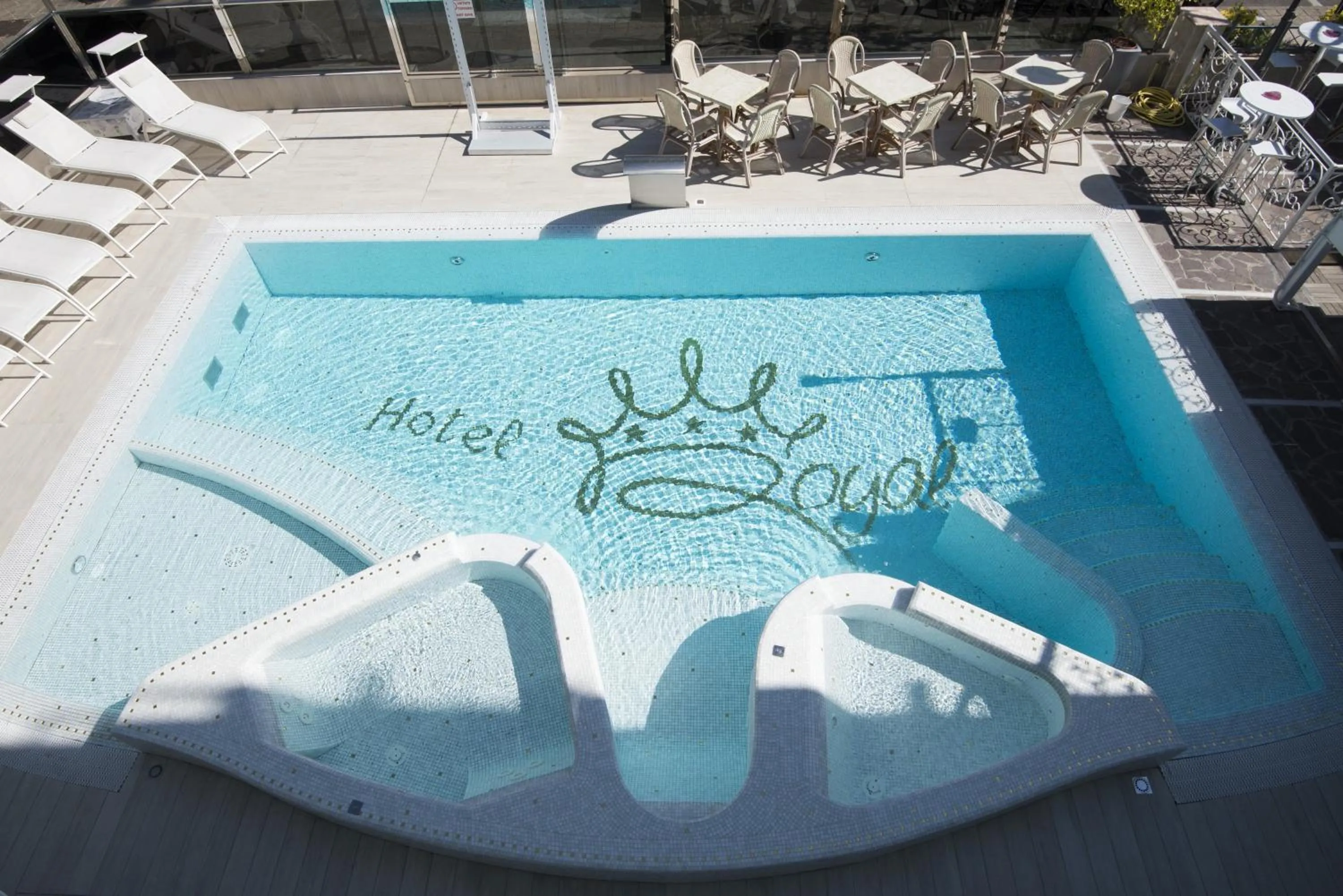 Swimming pool in Royal Boutique Hotel