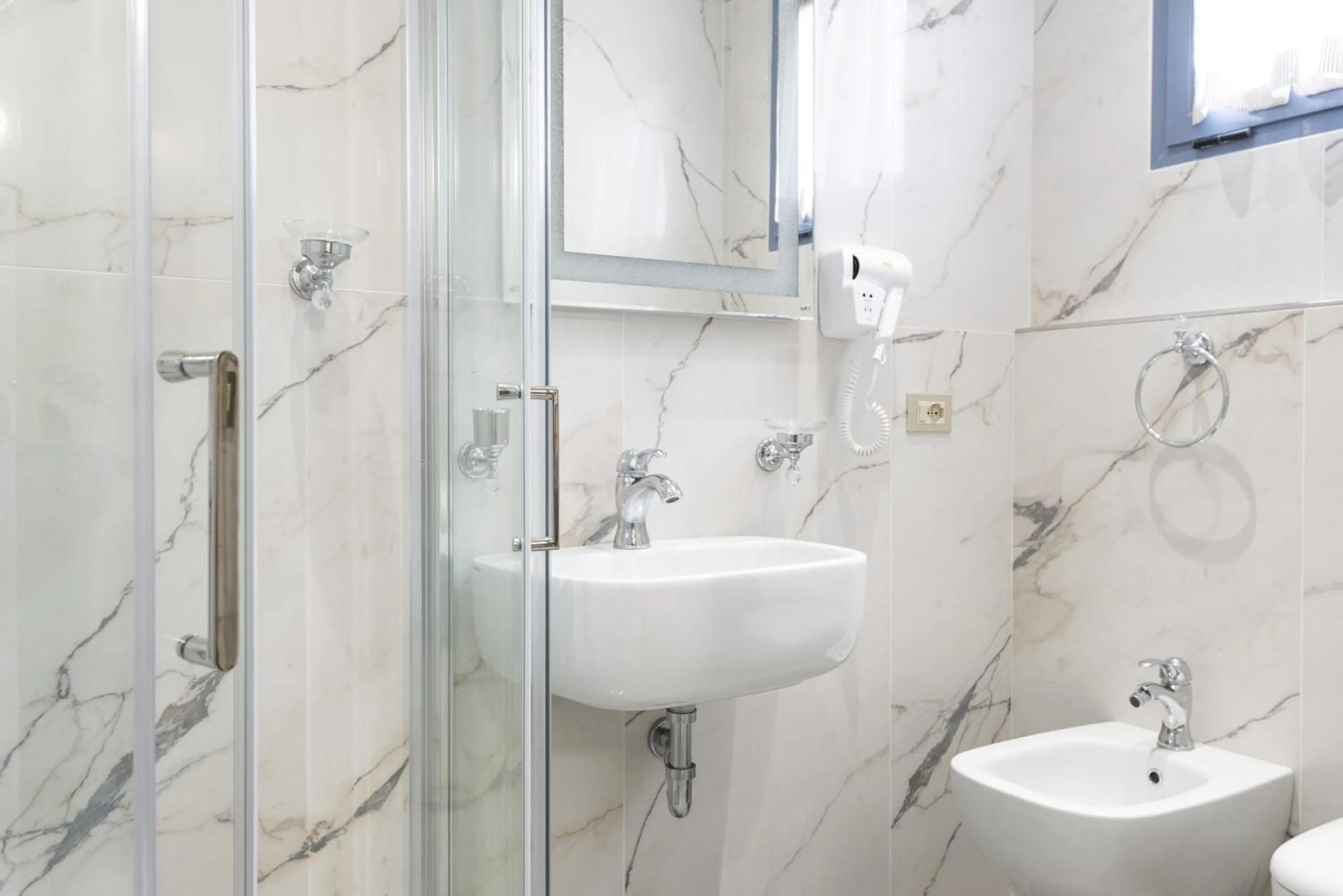 Shower in Royal Boutique Hotel