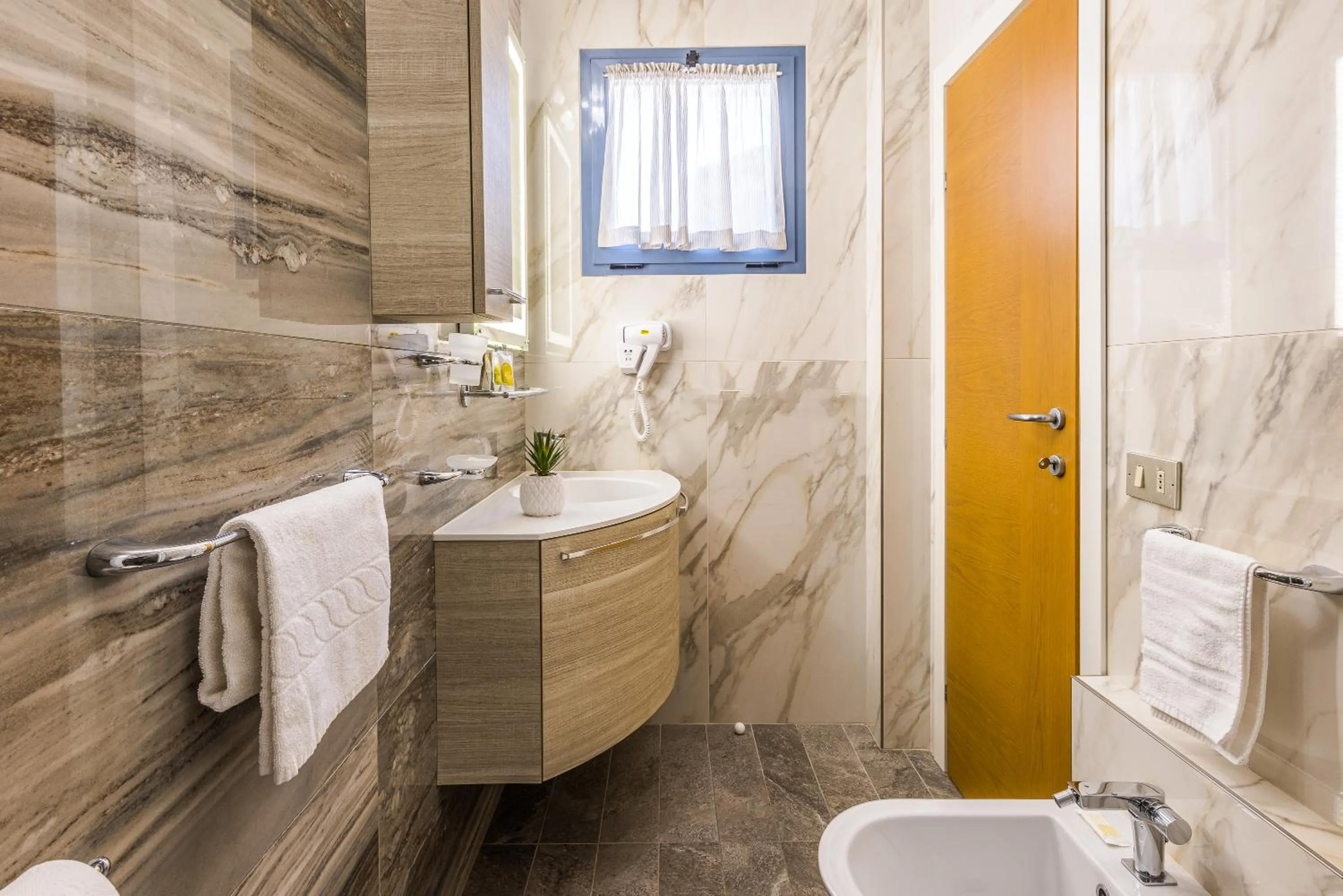 Shower in Royal Boutique Hotel