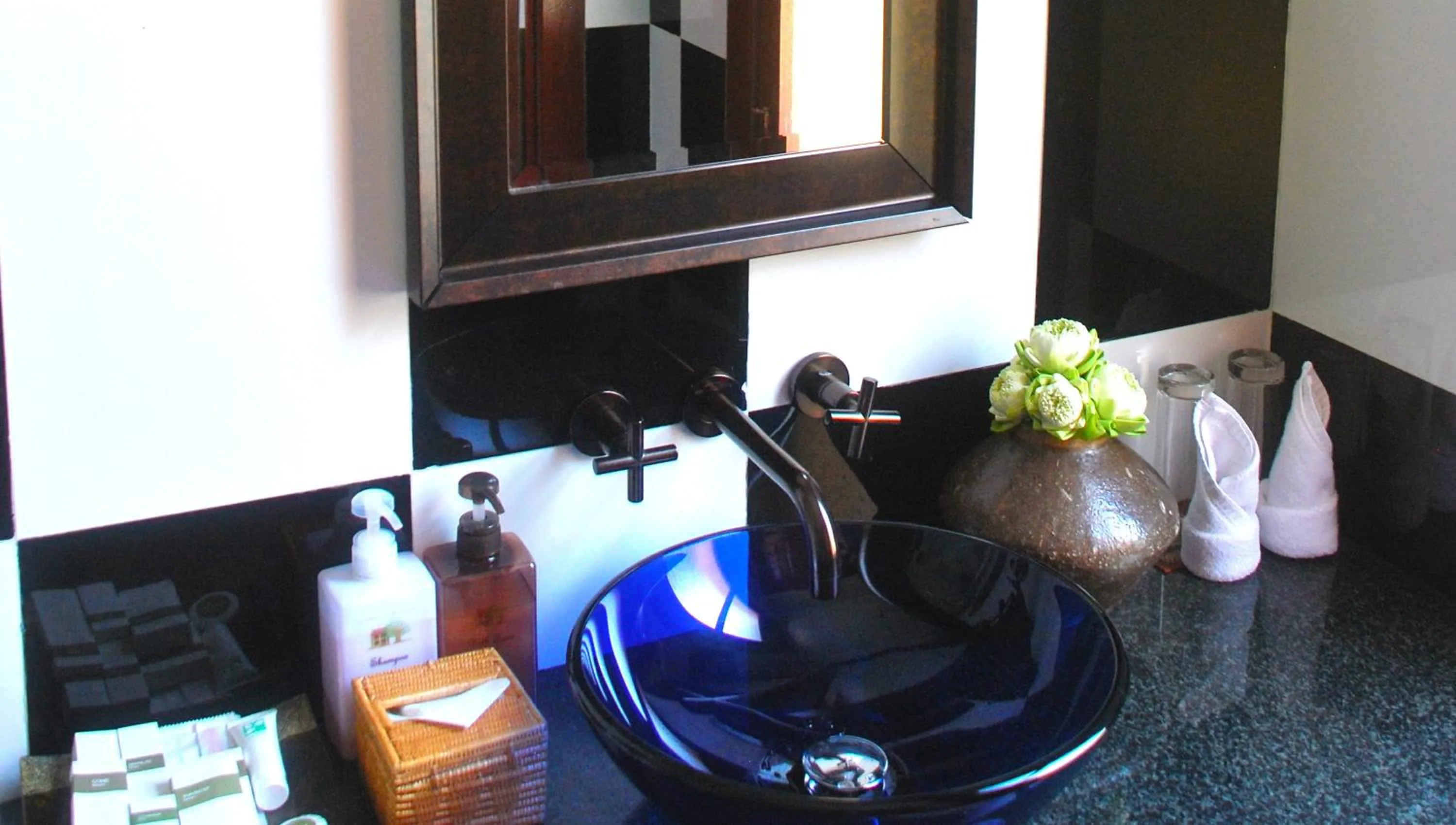 Bathroom in La Rivière d' Angkor Resort